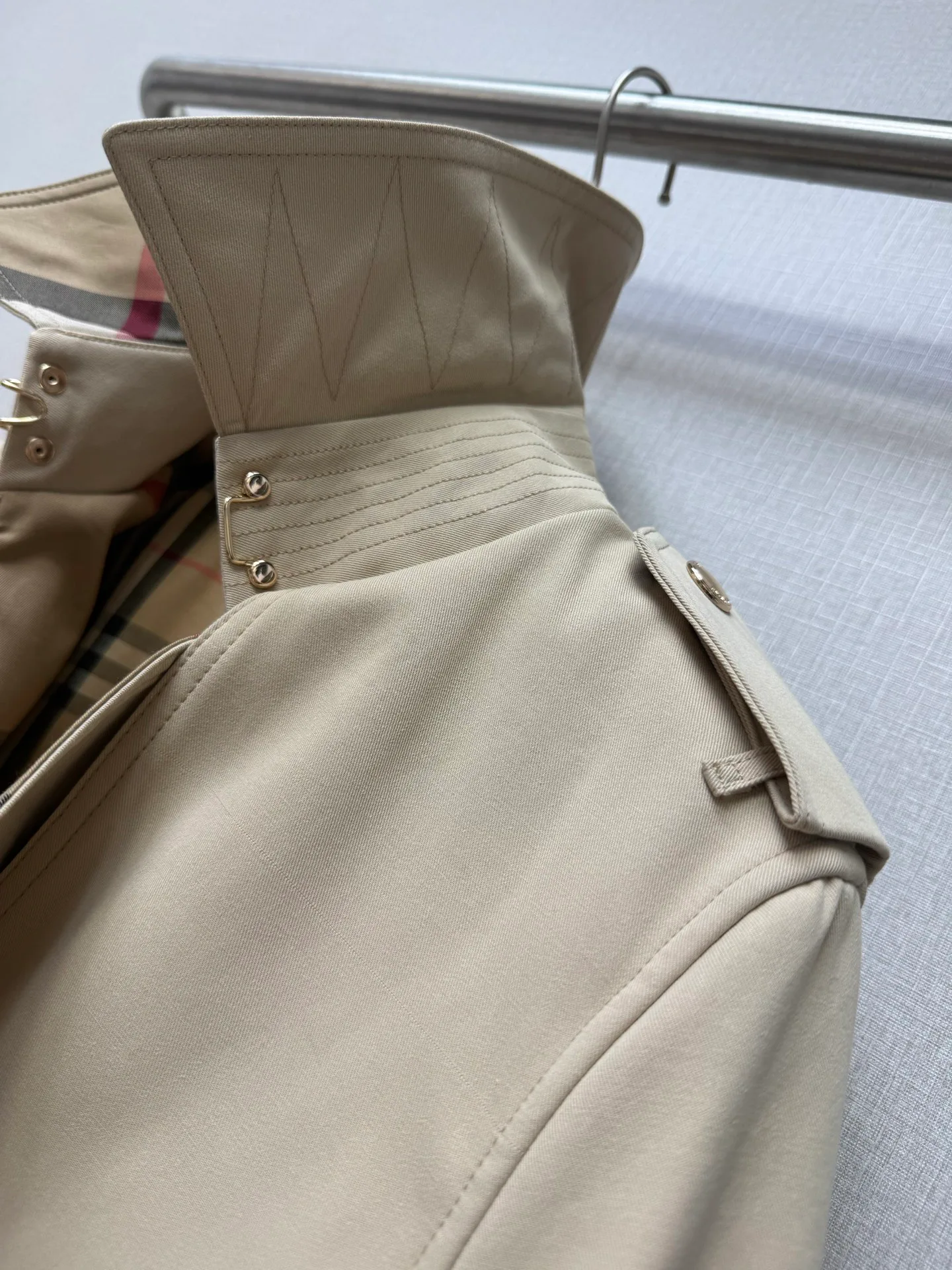 Тренчи Женские Burberry 19100480