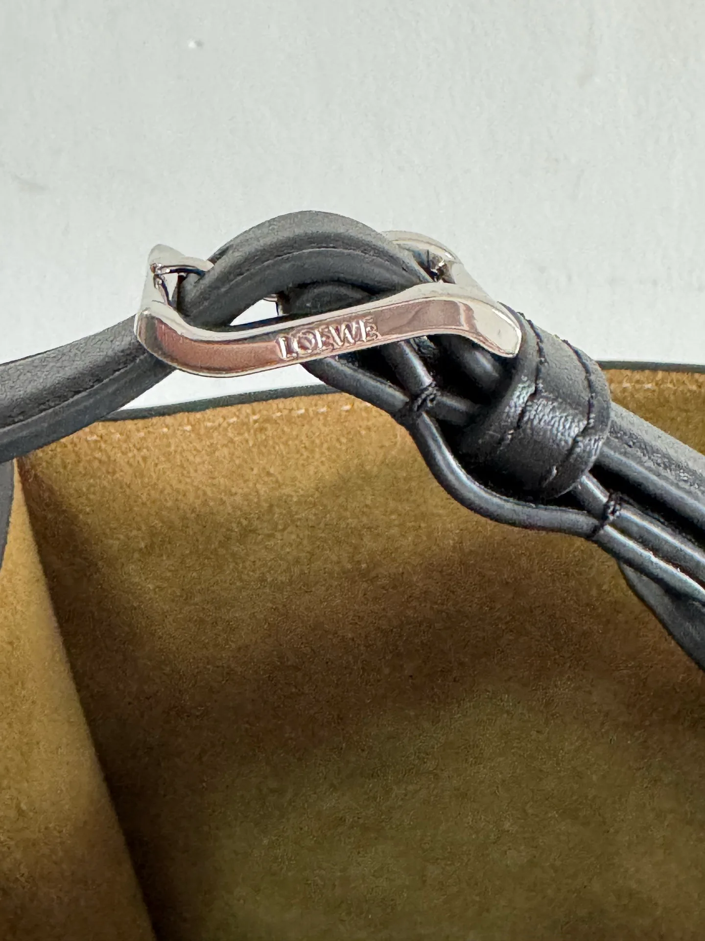 Классические Сумки Женские Loewe 17797196