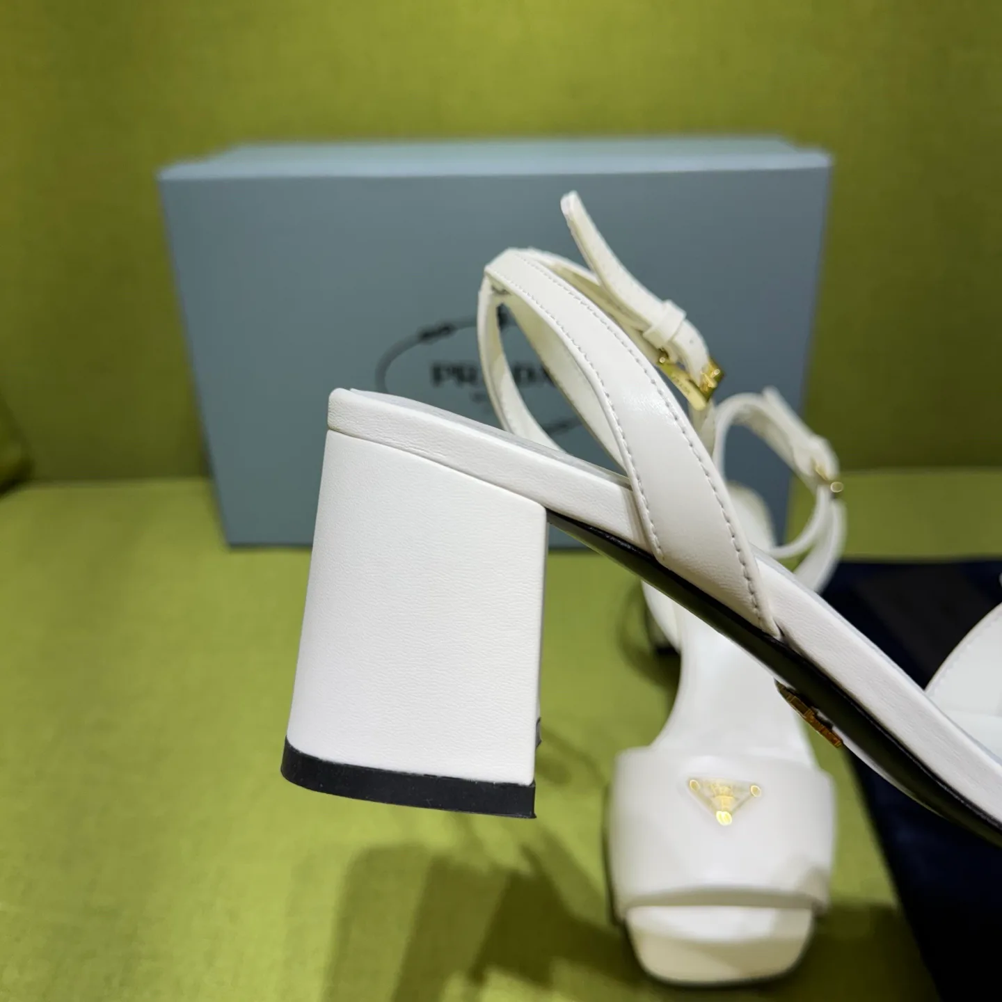Босоножки Женские Prada 17524803