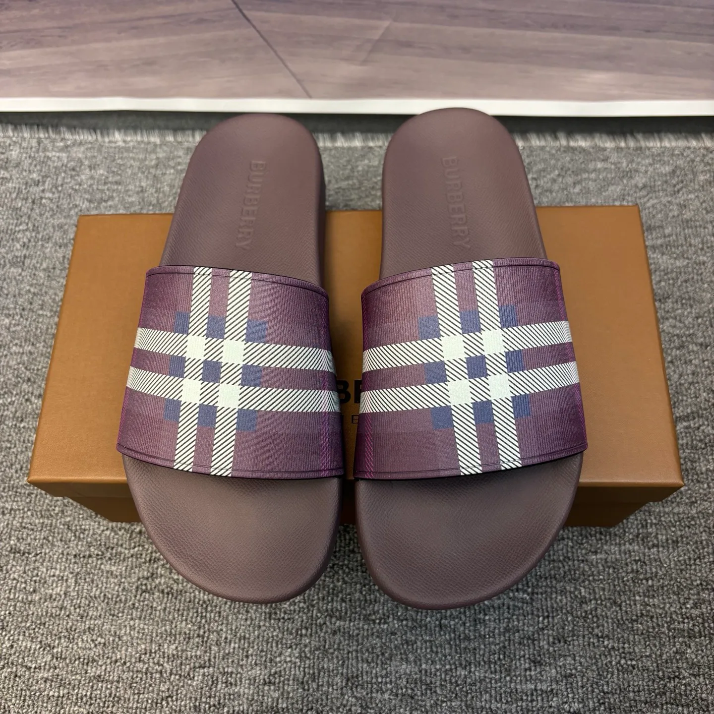 Шлепанцы Женские Burberry 587971