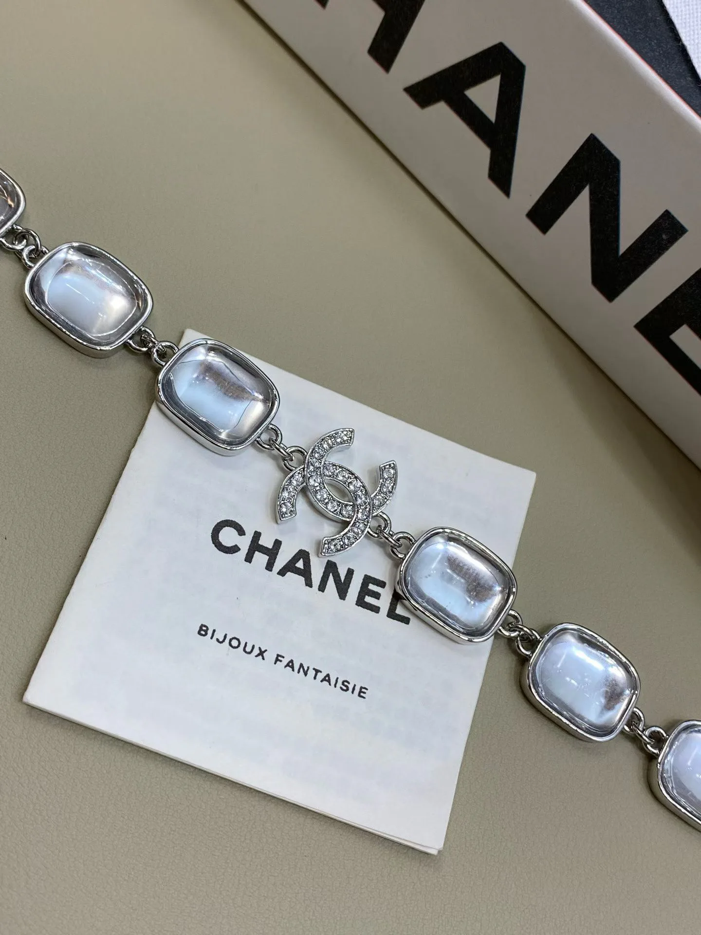 Бижутерия Chanel 18122370