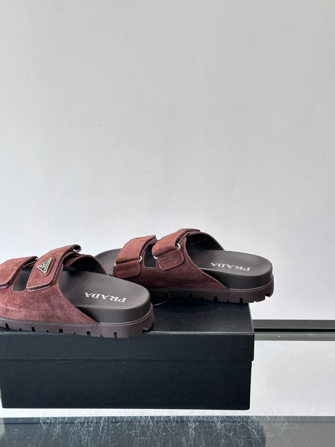 Шлепанцы Женские Prada 17689186