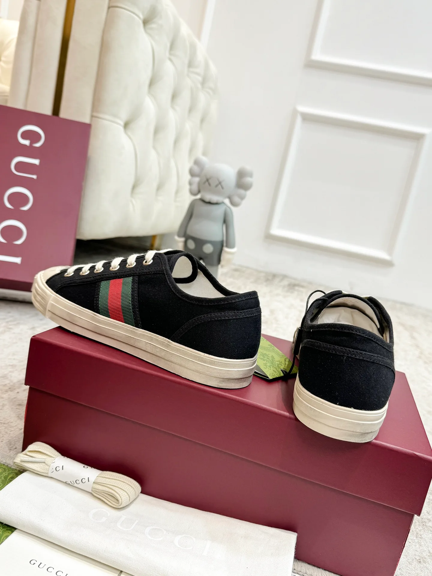 Кроссовки Женские Gucci 18139048