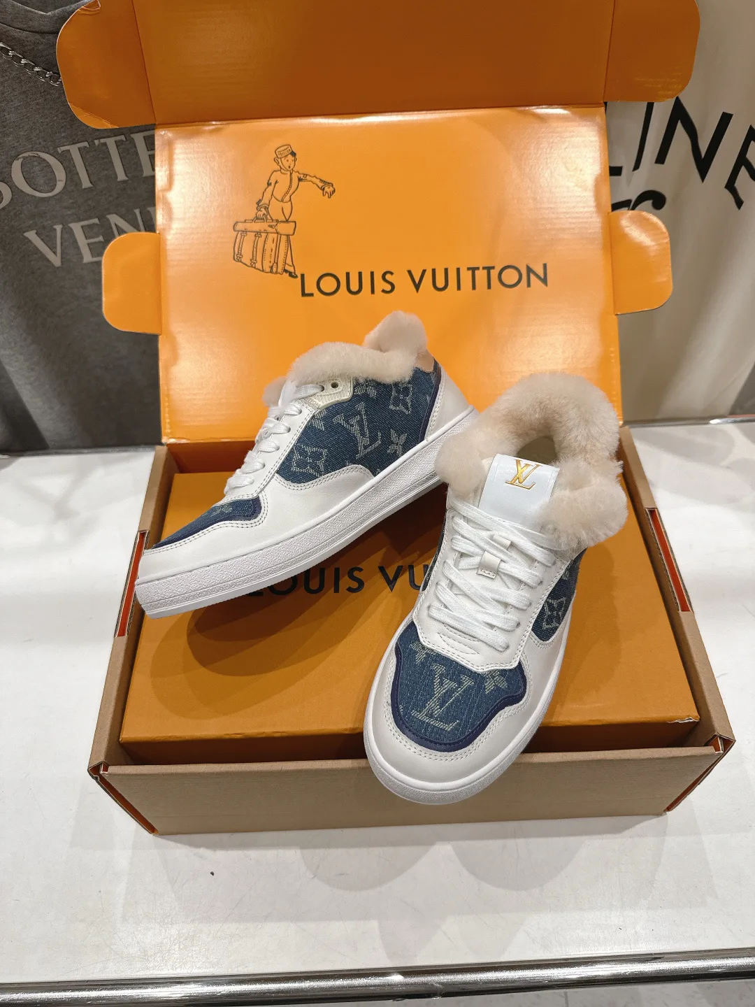 Кроссовки Женские Louis Vuitton 1056460
