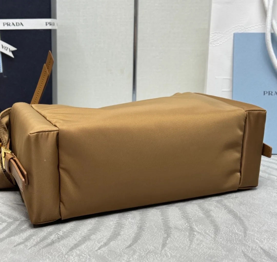 Сумки На Ремне Женские Prada 12583849