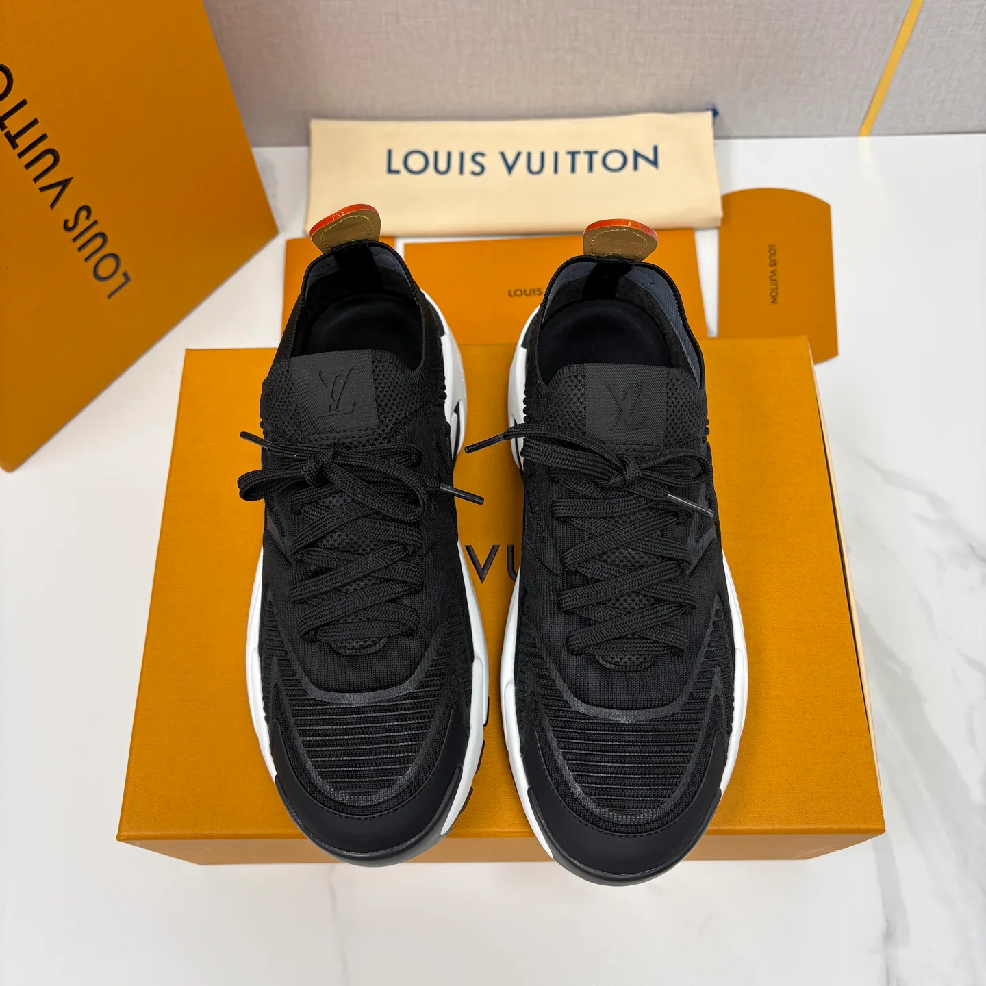 Кроссовки Мужские Louis Vuitton 13140755