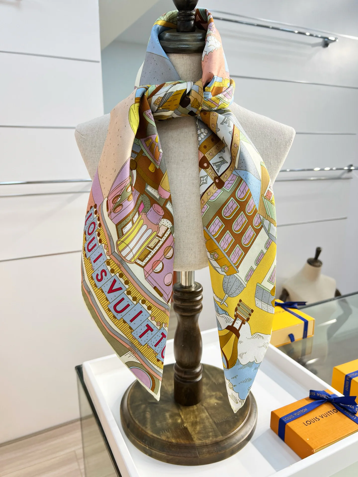 Платки Louis Vuitton 11527388