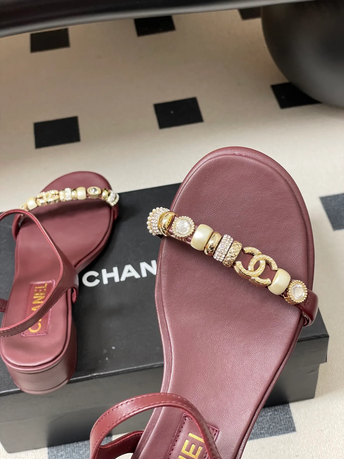 Босоножки Женские Chanel 11684448