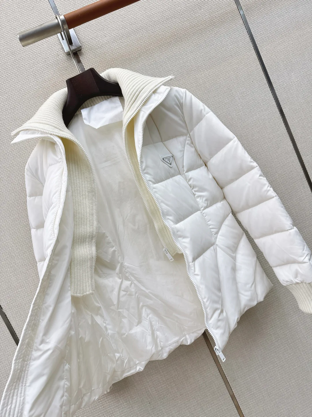 Куртки И Пуховики Женские Prada 18801384