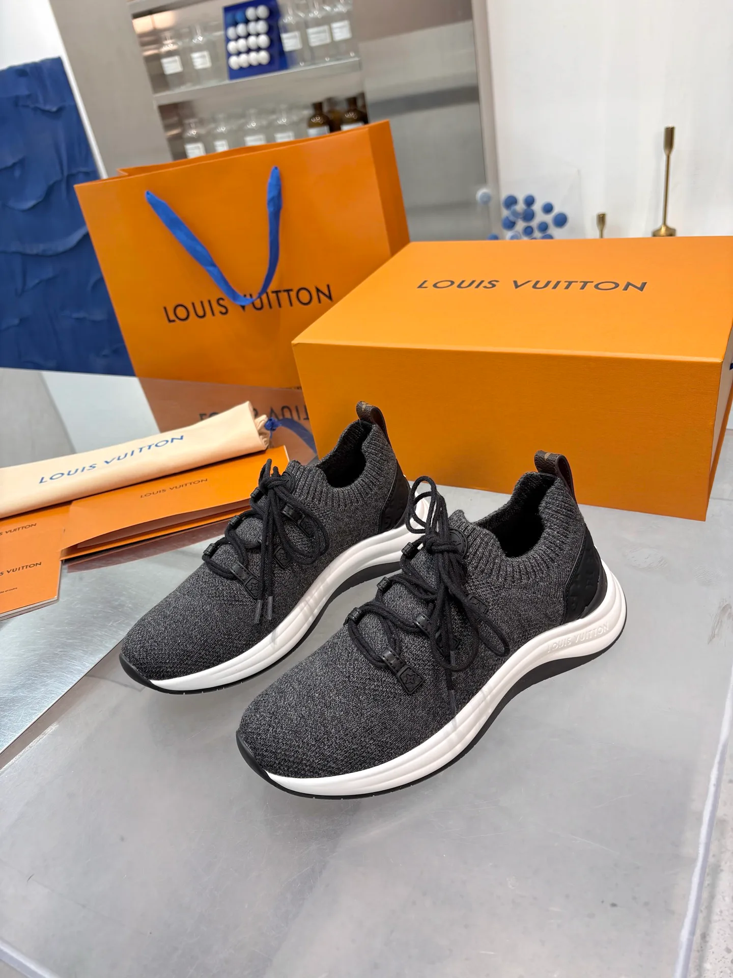 Кроссовки Женские Louis Vuitton 18055130