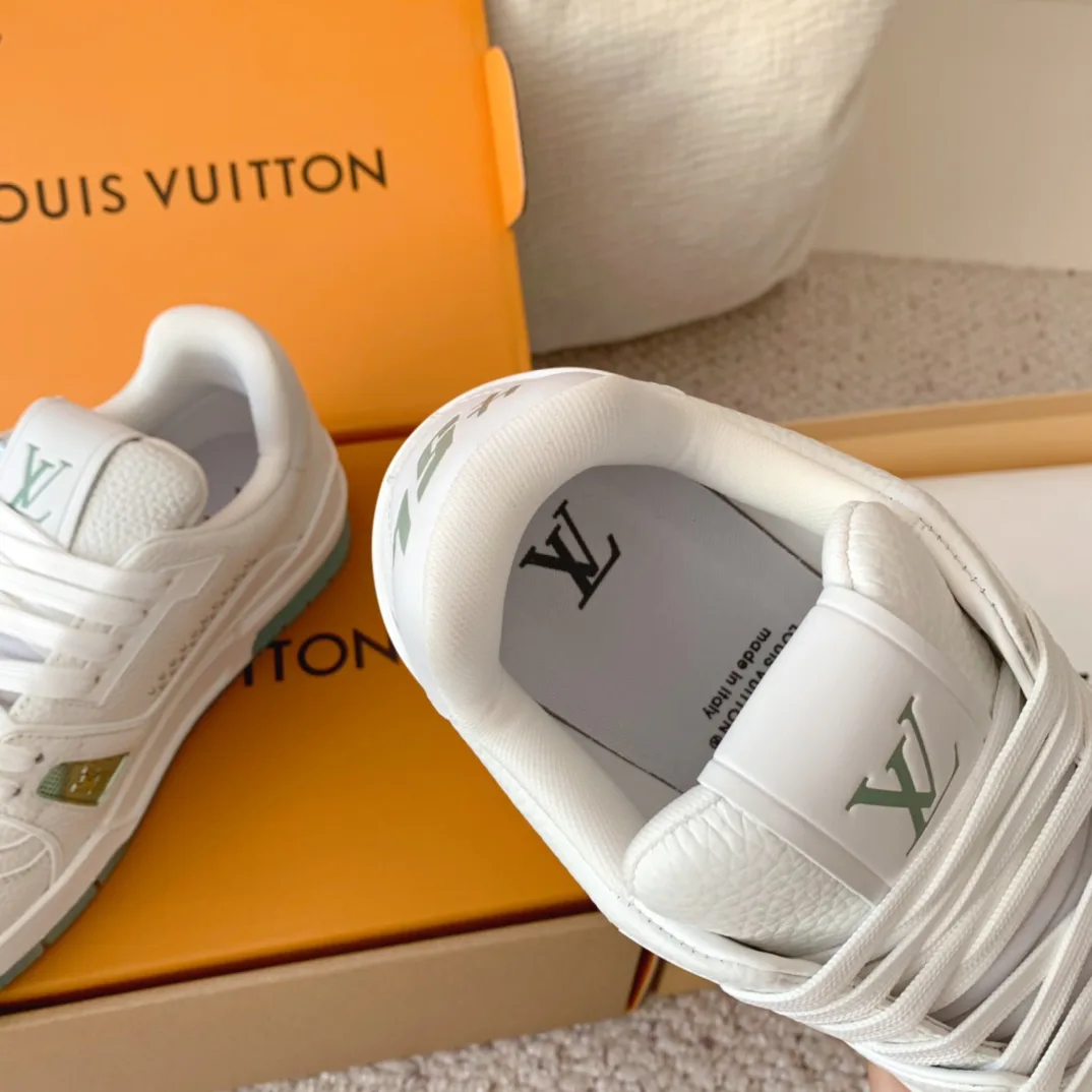 Кроссовки Женские Louis Vuitton 10290646