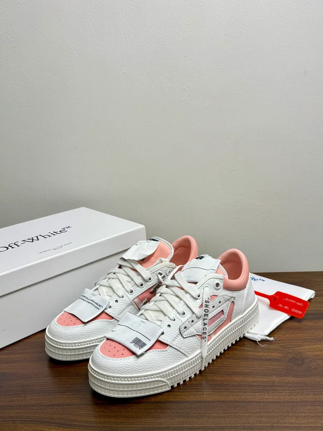 Кроссовки Женские Off-White 18961469