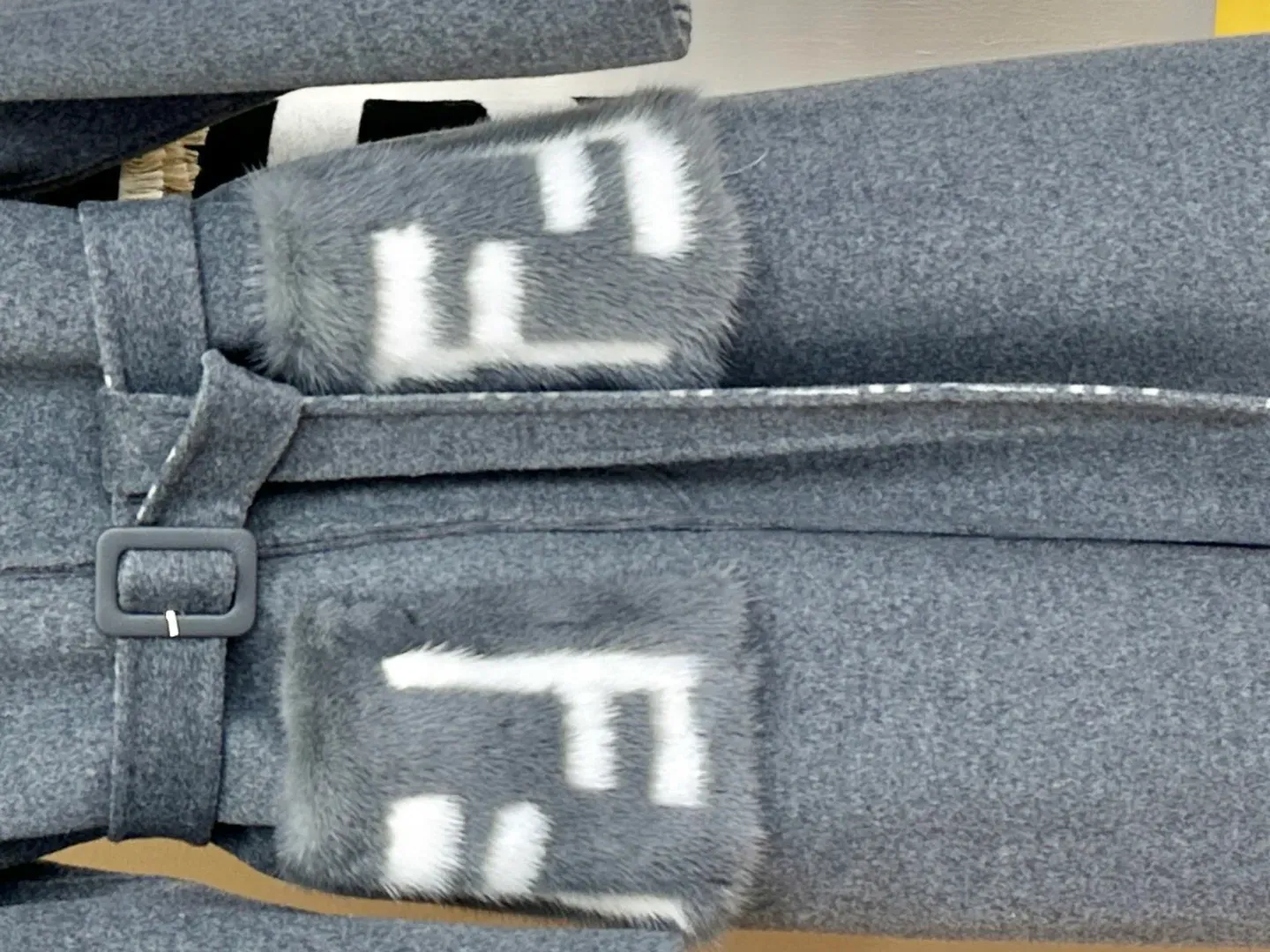 Пальто Женские Fendi 784401