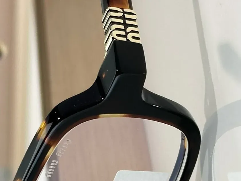 Очки Miu Miu 411597