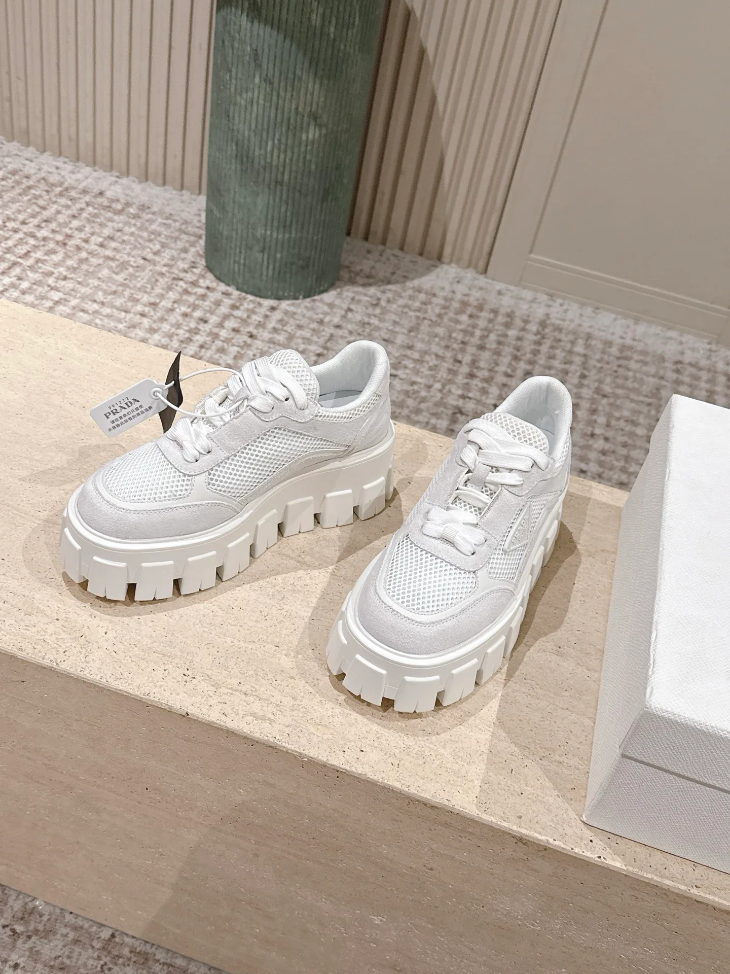 Кроссовки Женские Prada 18142657