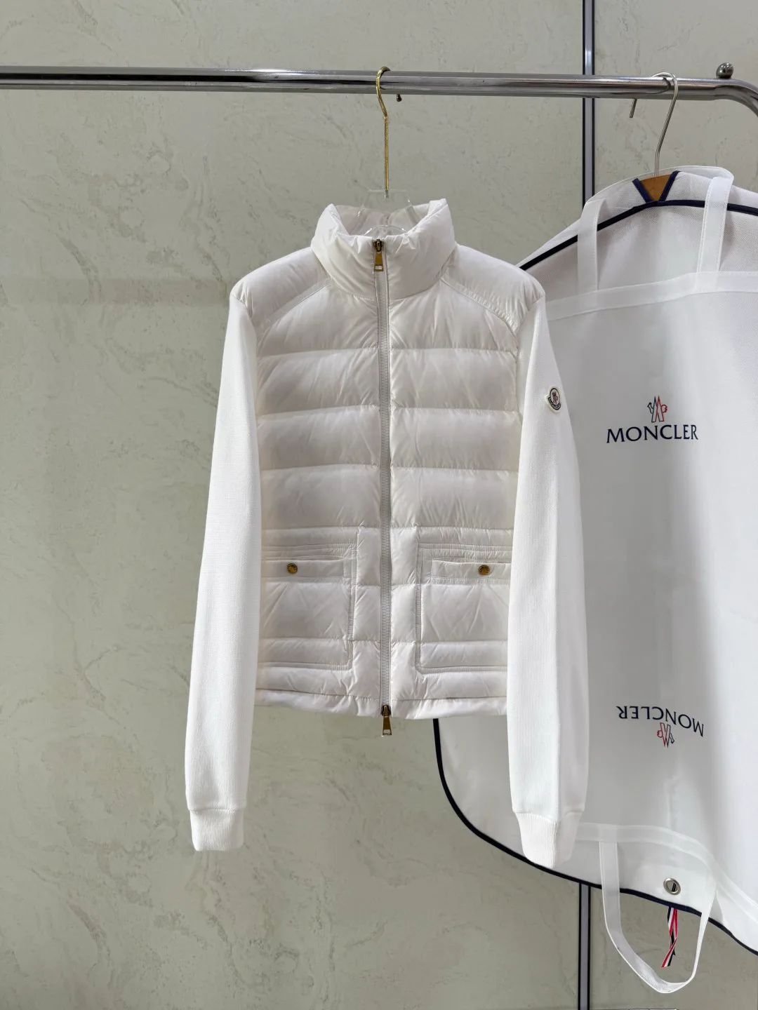 Куртки И Пуховики Женские Moncler 18761872