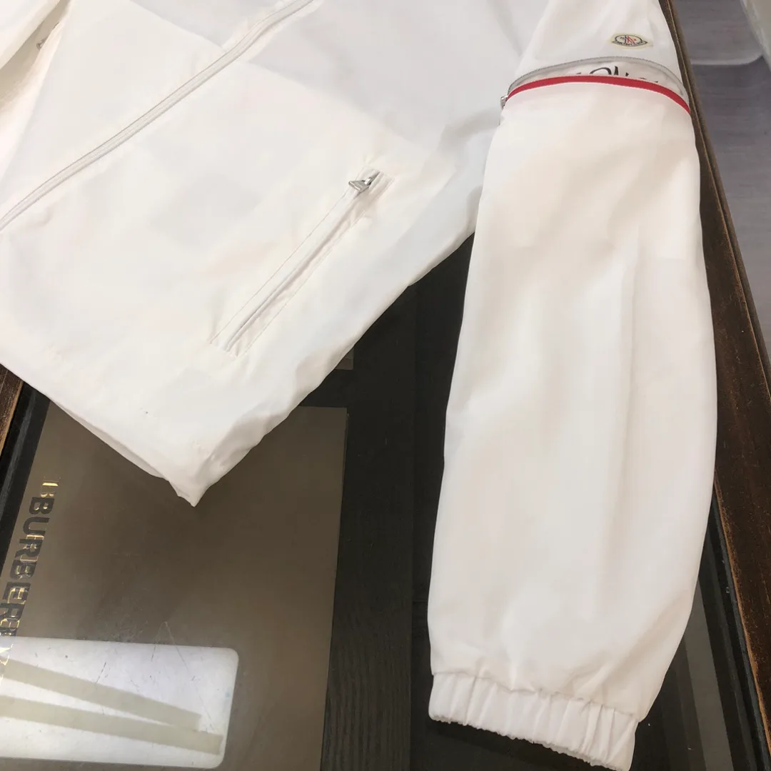 Куртки И Пуховики Женские Moncler 9642359