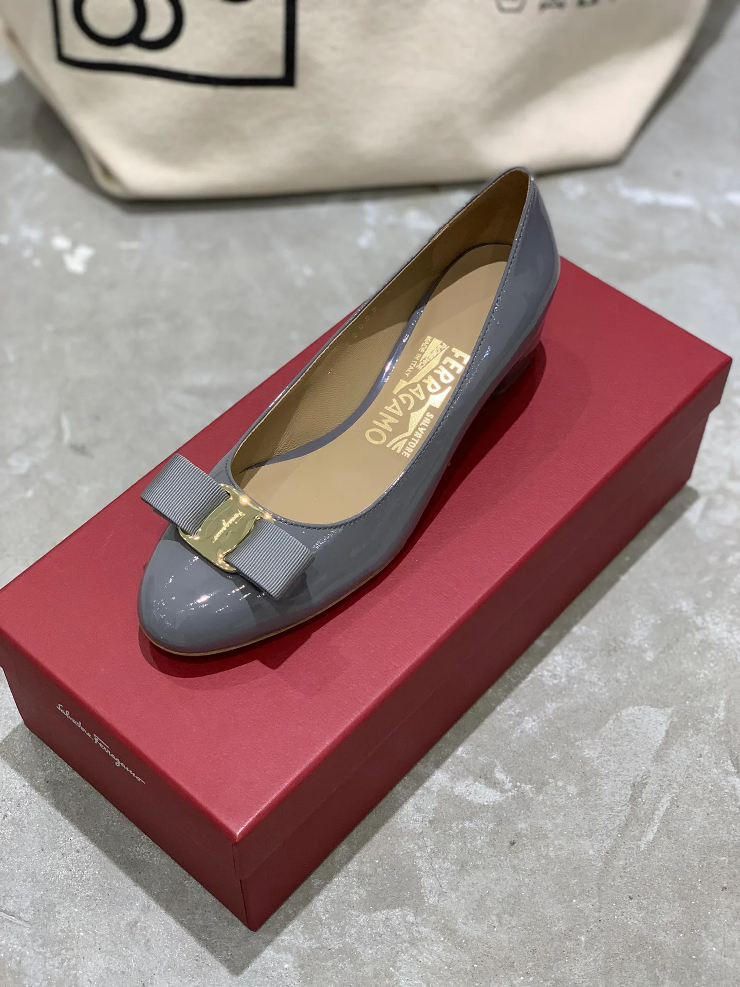 Балетки Женские Salvatore Ferragamo 18340672