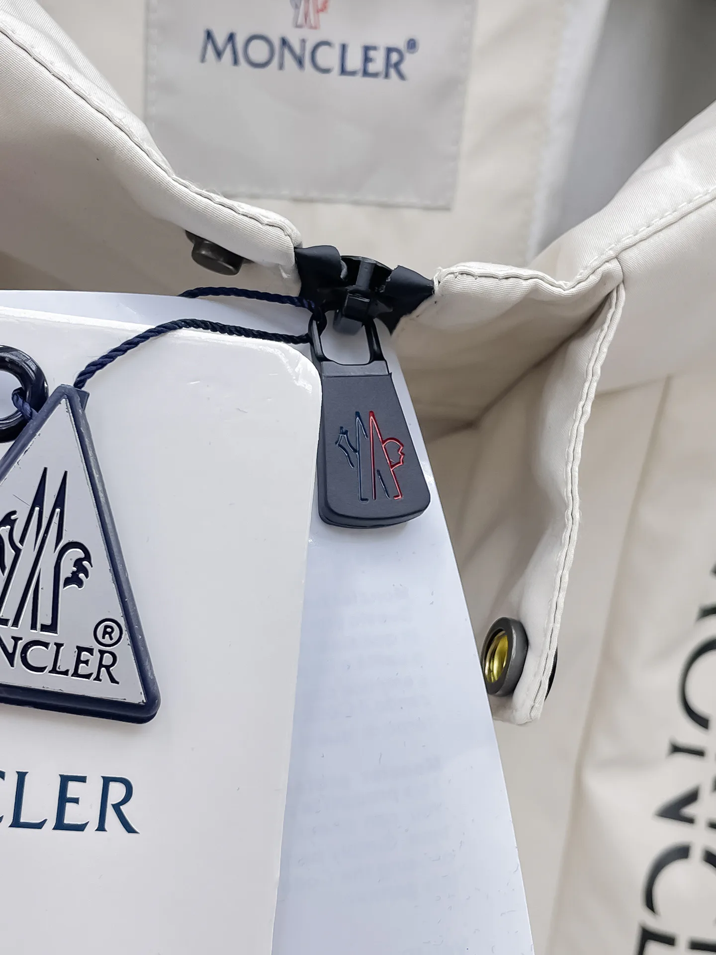 Куртки И Пуховики Мужские Moncler 9352361