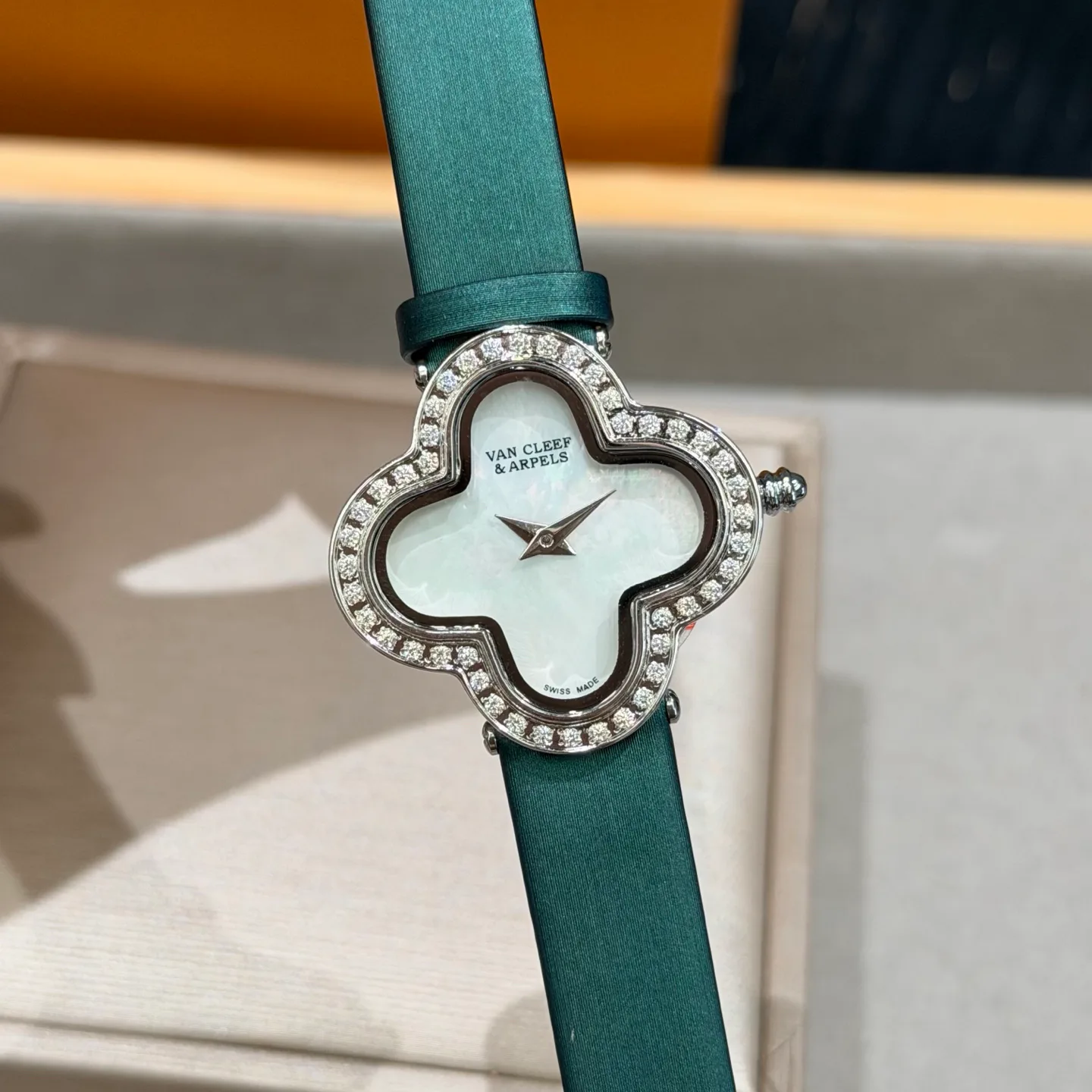 Часы Женские Van Cleef & Arpels 17415092