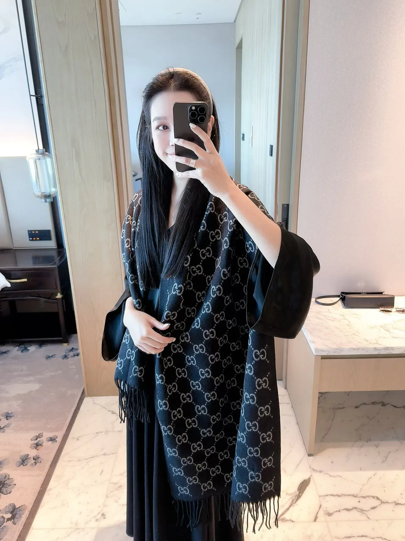 Шарфы Gucci 18322552