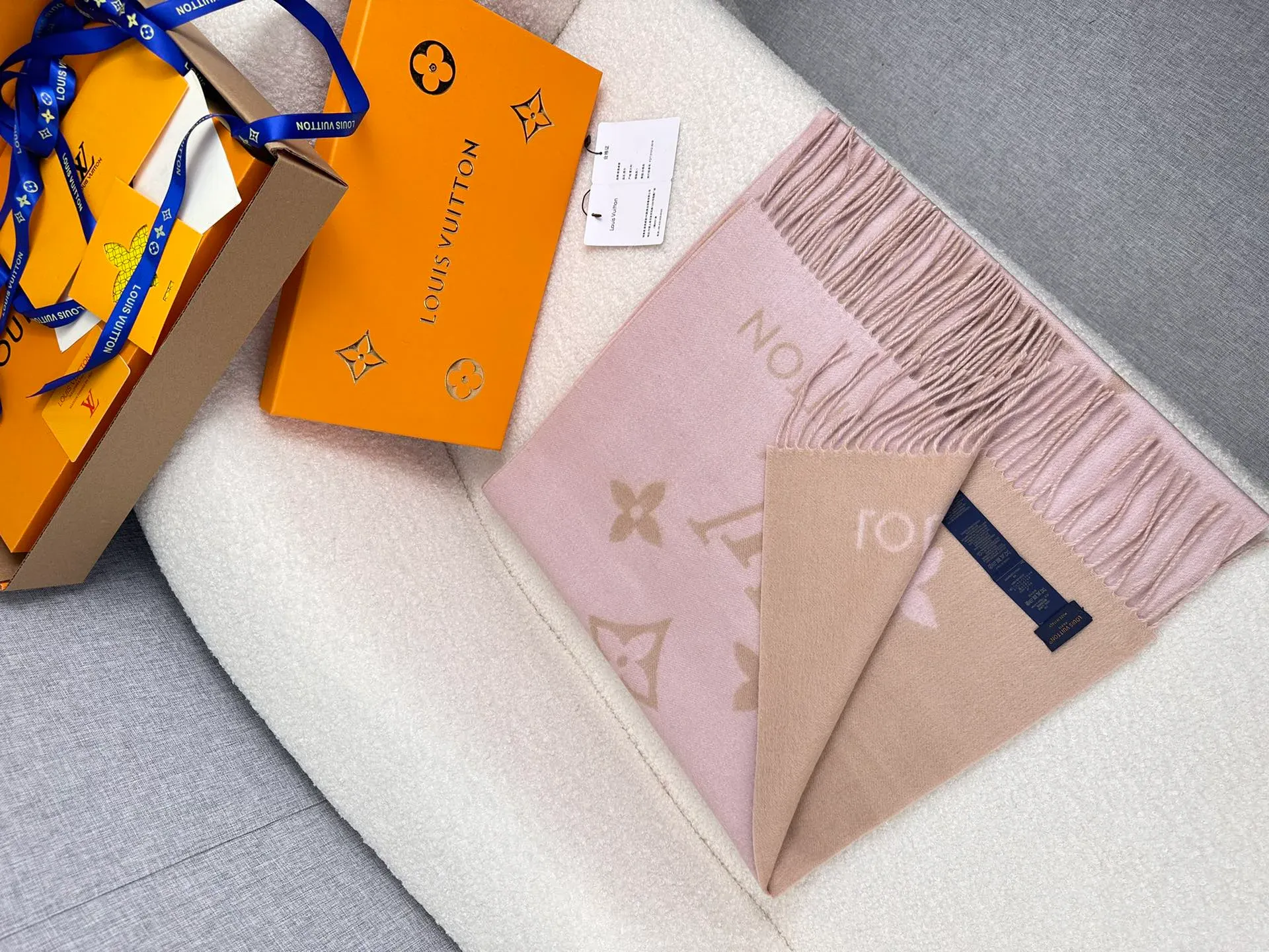 Шарфы Louis Vuitton 1973577