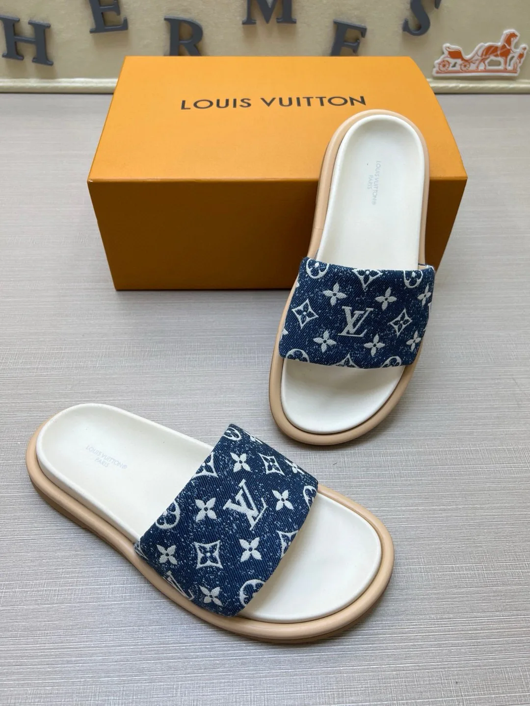 Шлепанцы Женские Louis Vuitton 9801511