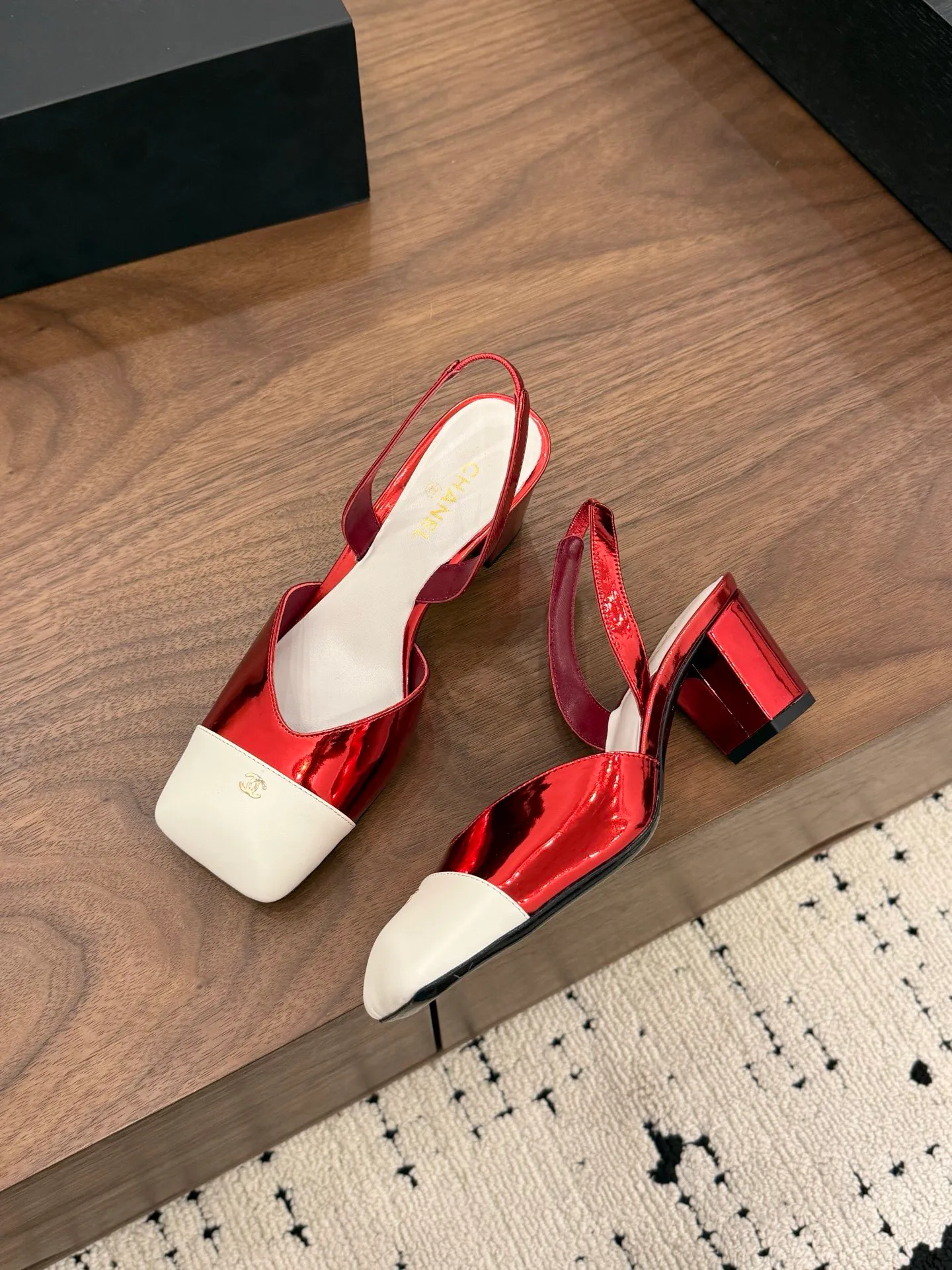 Босоножки Женские Chanel 12697579