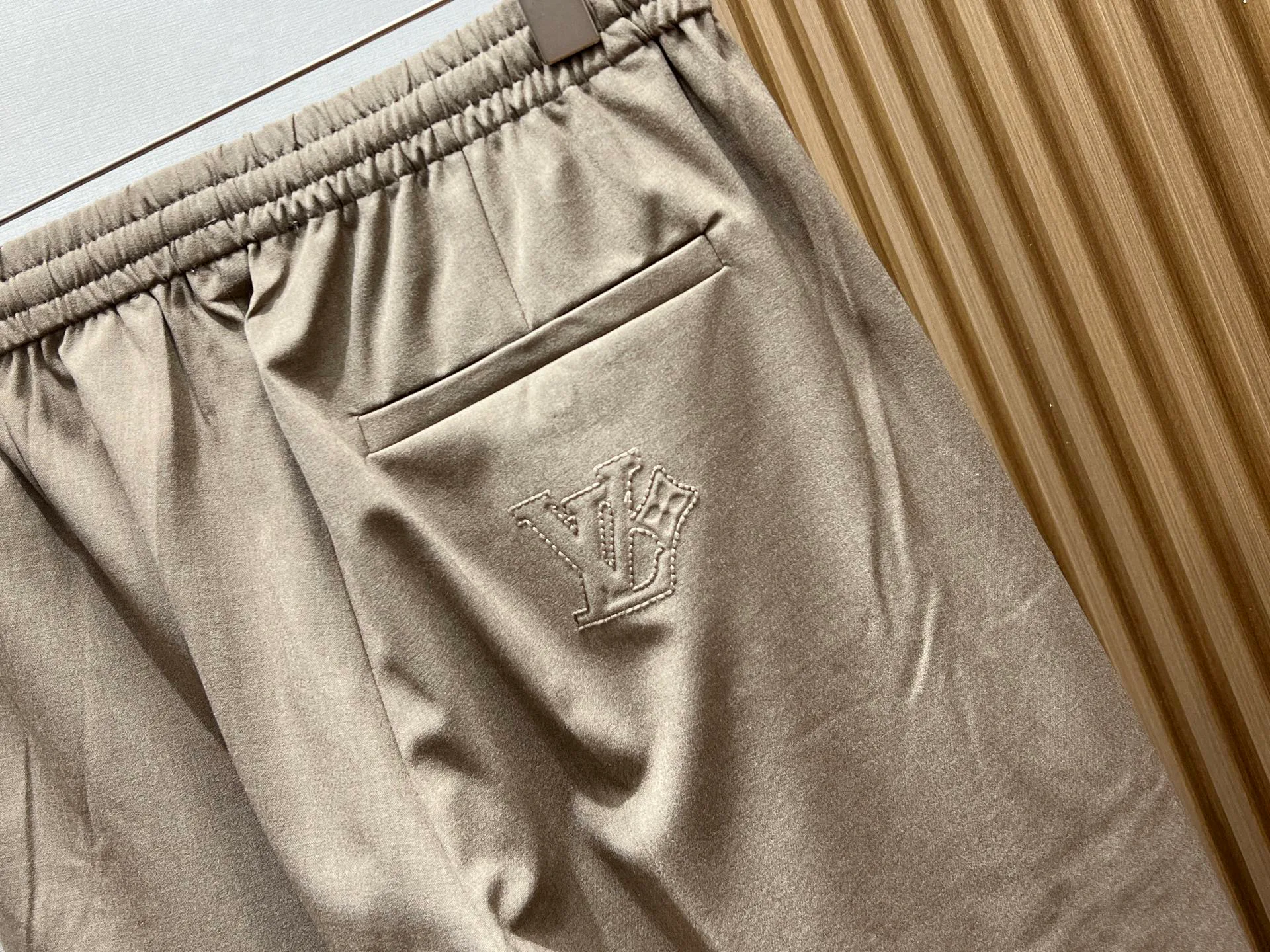 Брюки Мужские Louis Vuitton 11706037