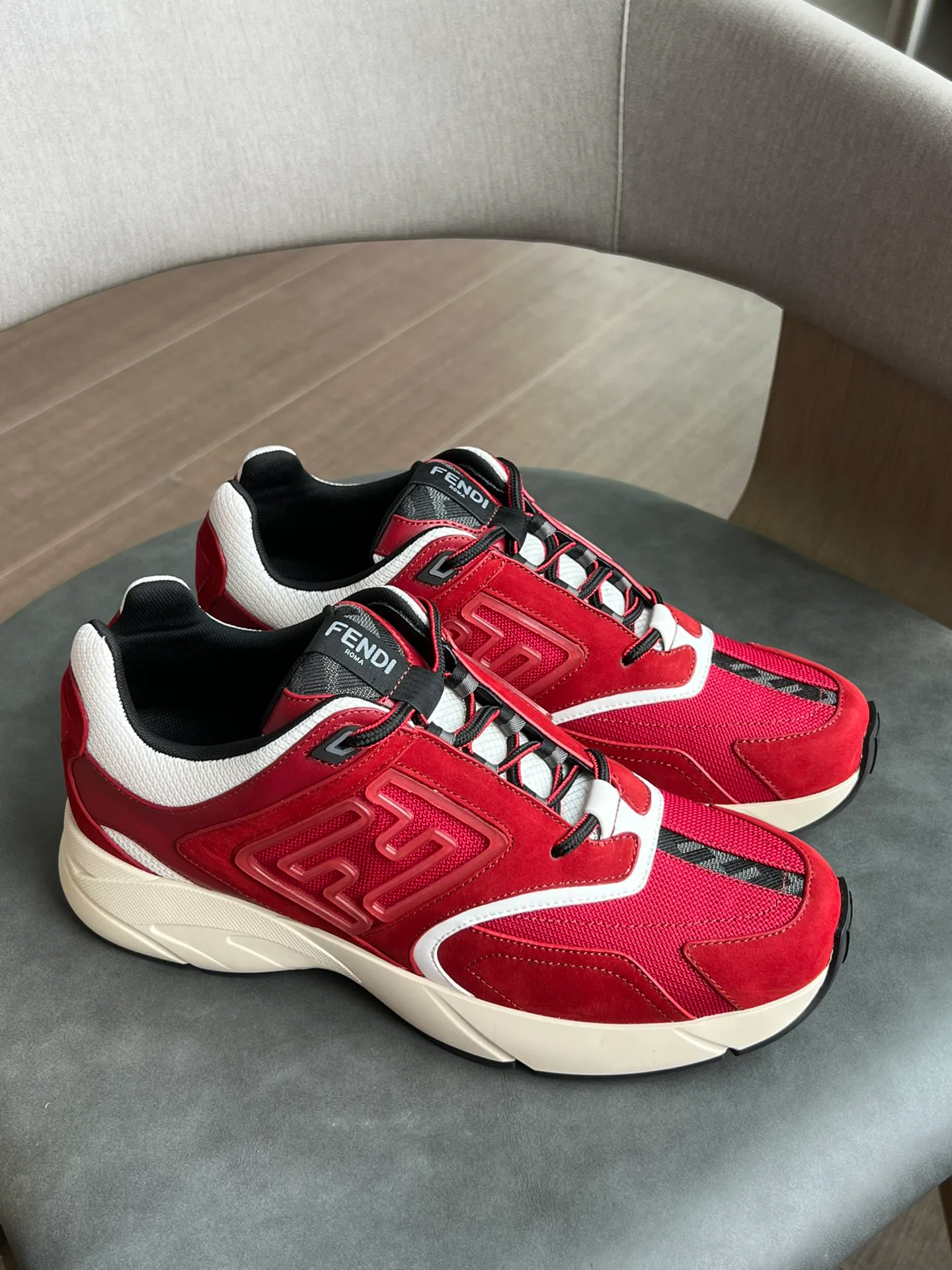 Кроссовки Женские Fendi 353523