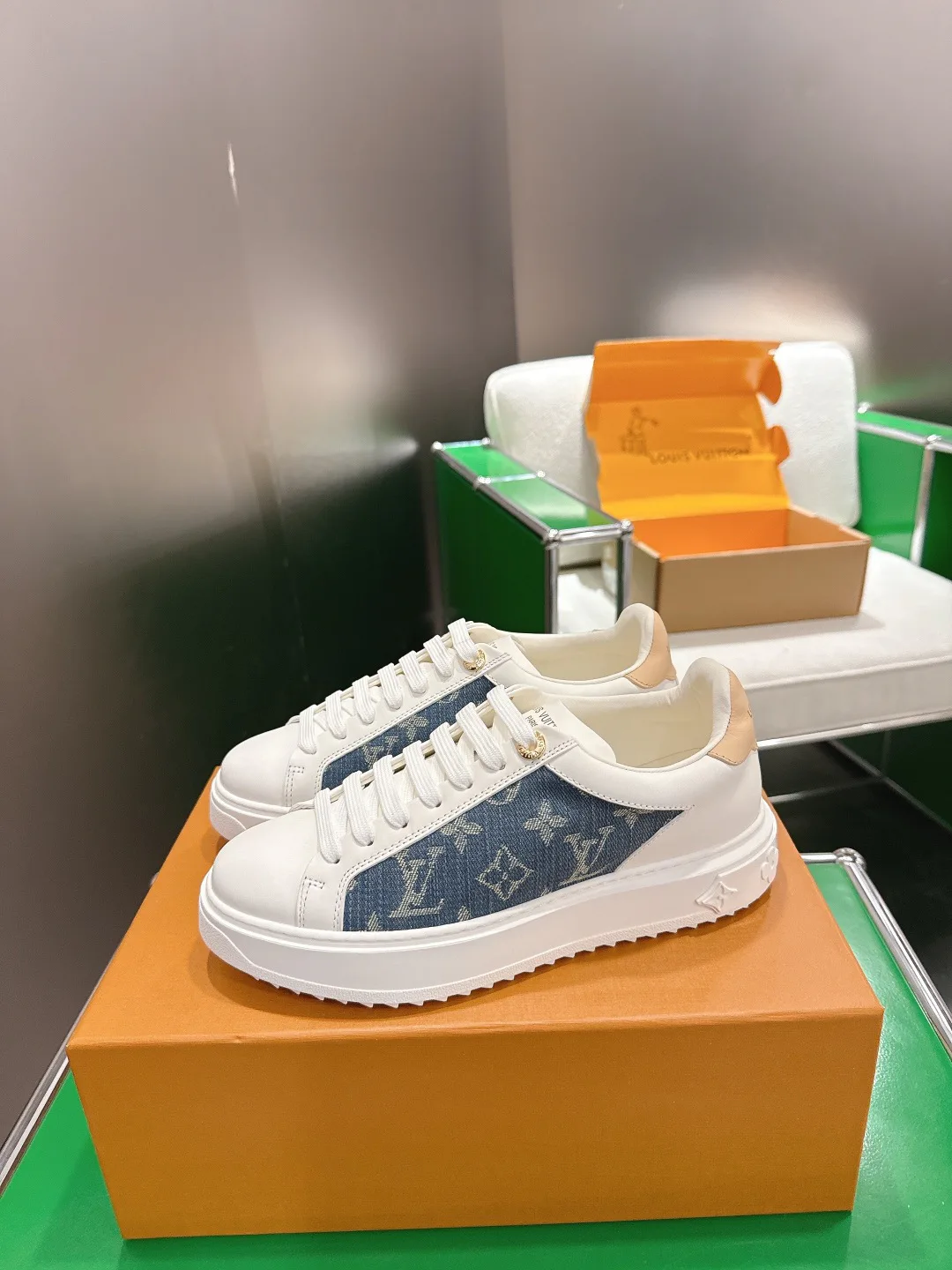 Кроссовки Женские Louis Vuitton 13152672