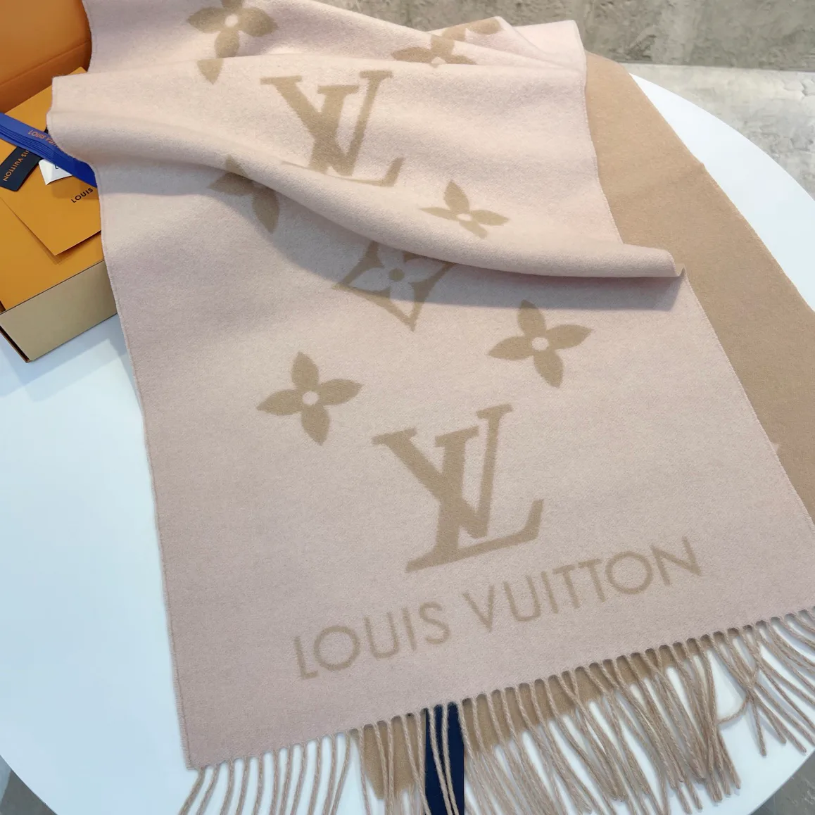 Шарфы Louis Vuitton 5858503