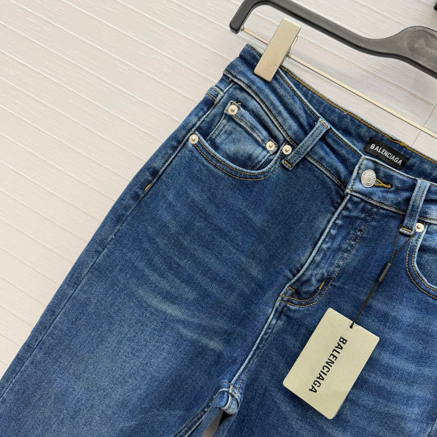 Джинсы Женские Balenciaga 19460882