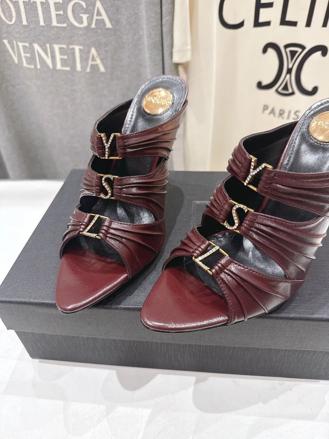 Туфли Женские Saint Laurent 3380427