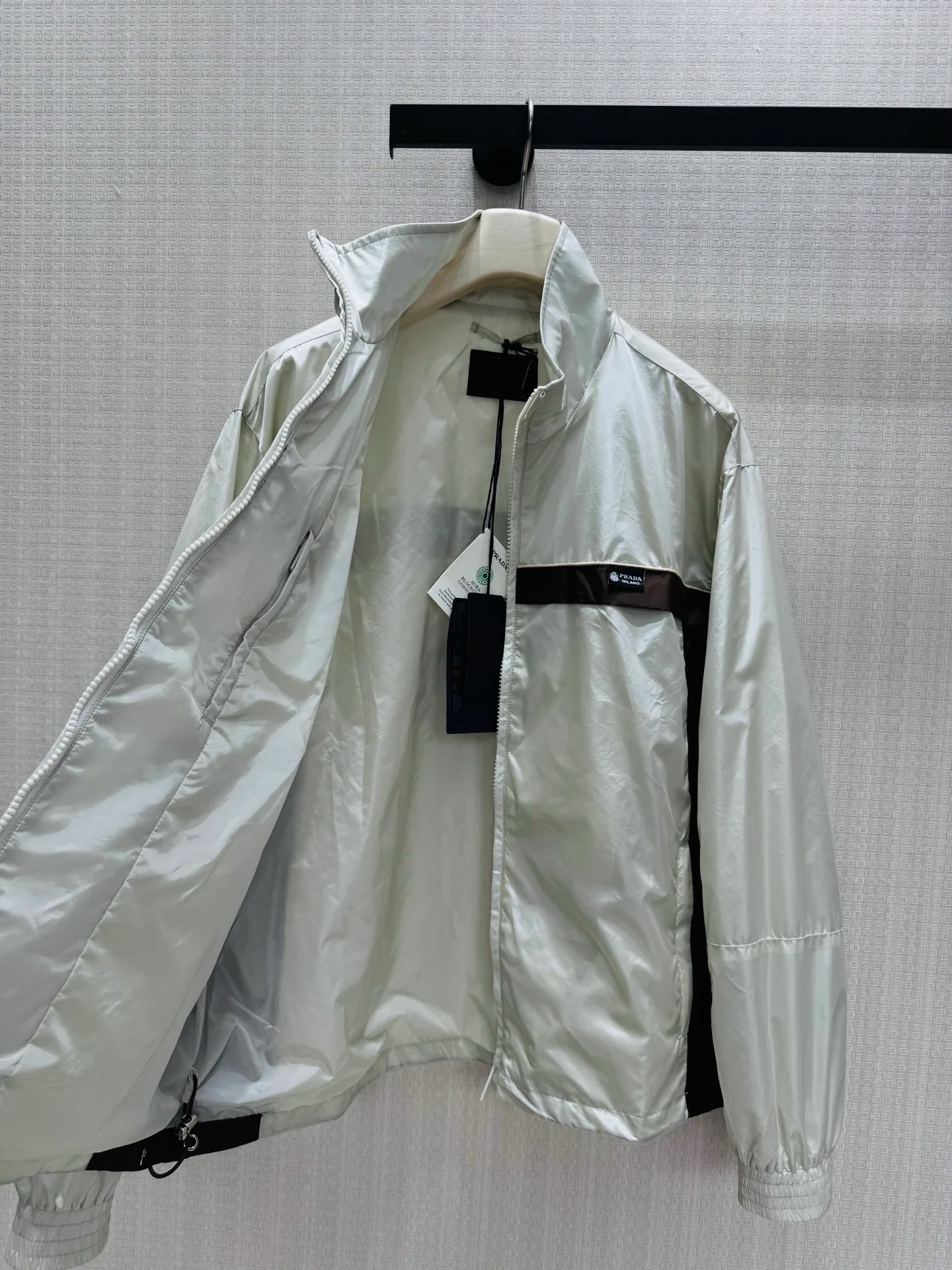 Куртки И Пуховики Женские Prada 18204517