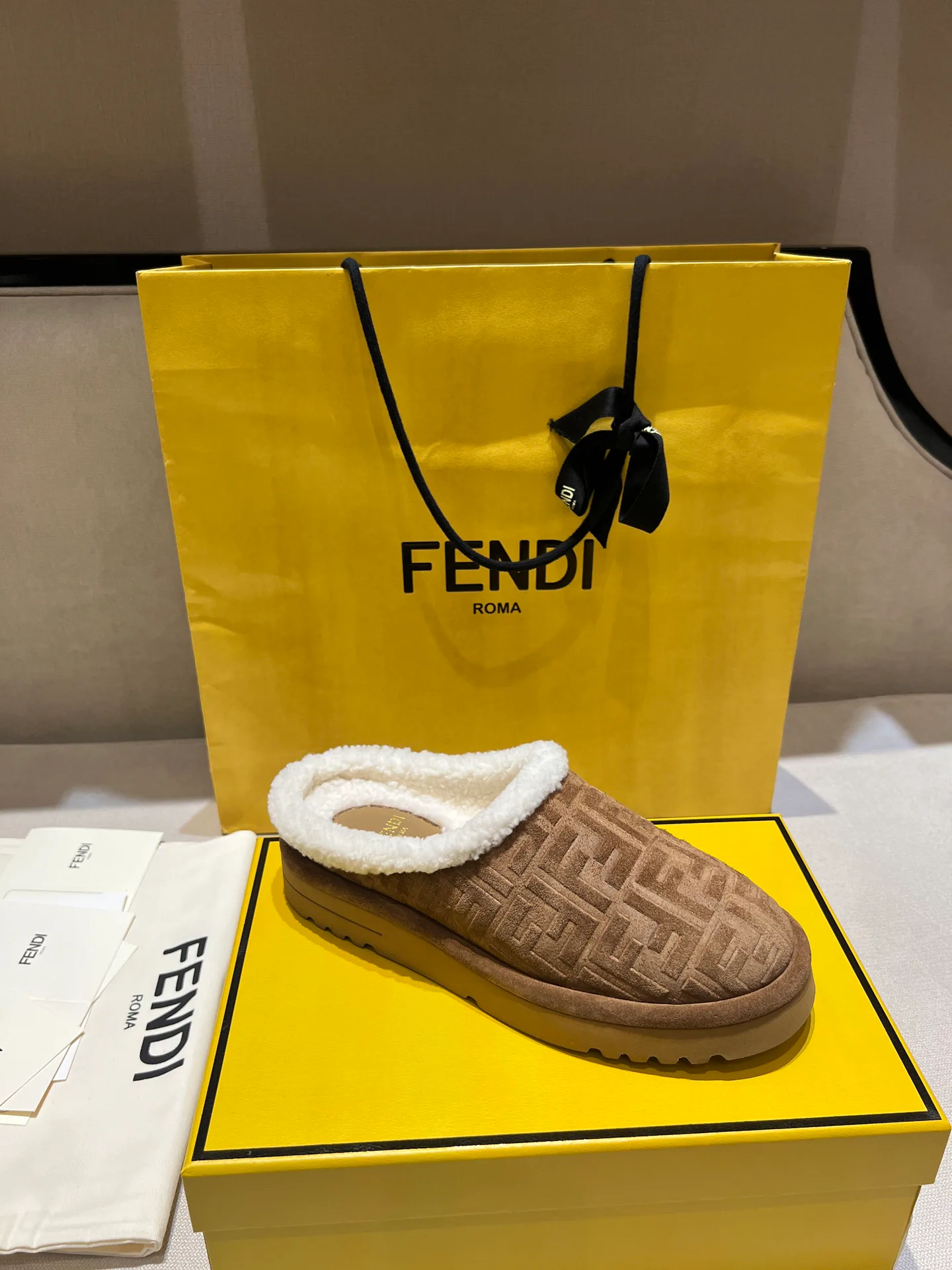 Тапочки Женские Fendi 3281843