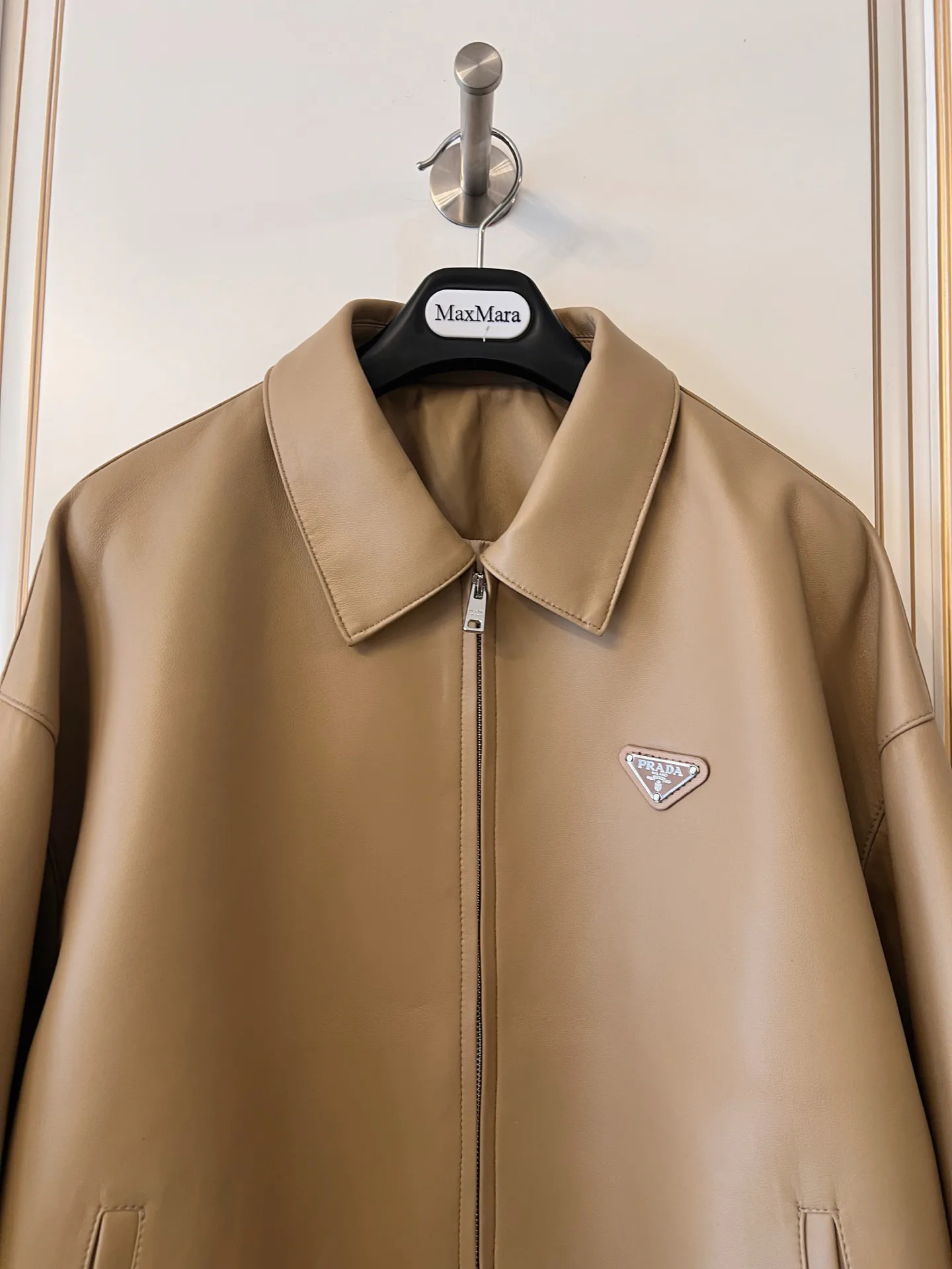 Кожаные Куртки И Дублёнки Женские Prada 11686142