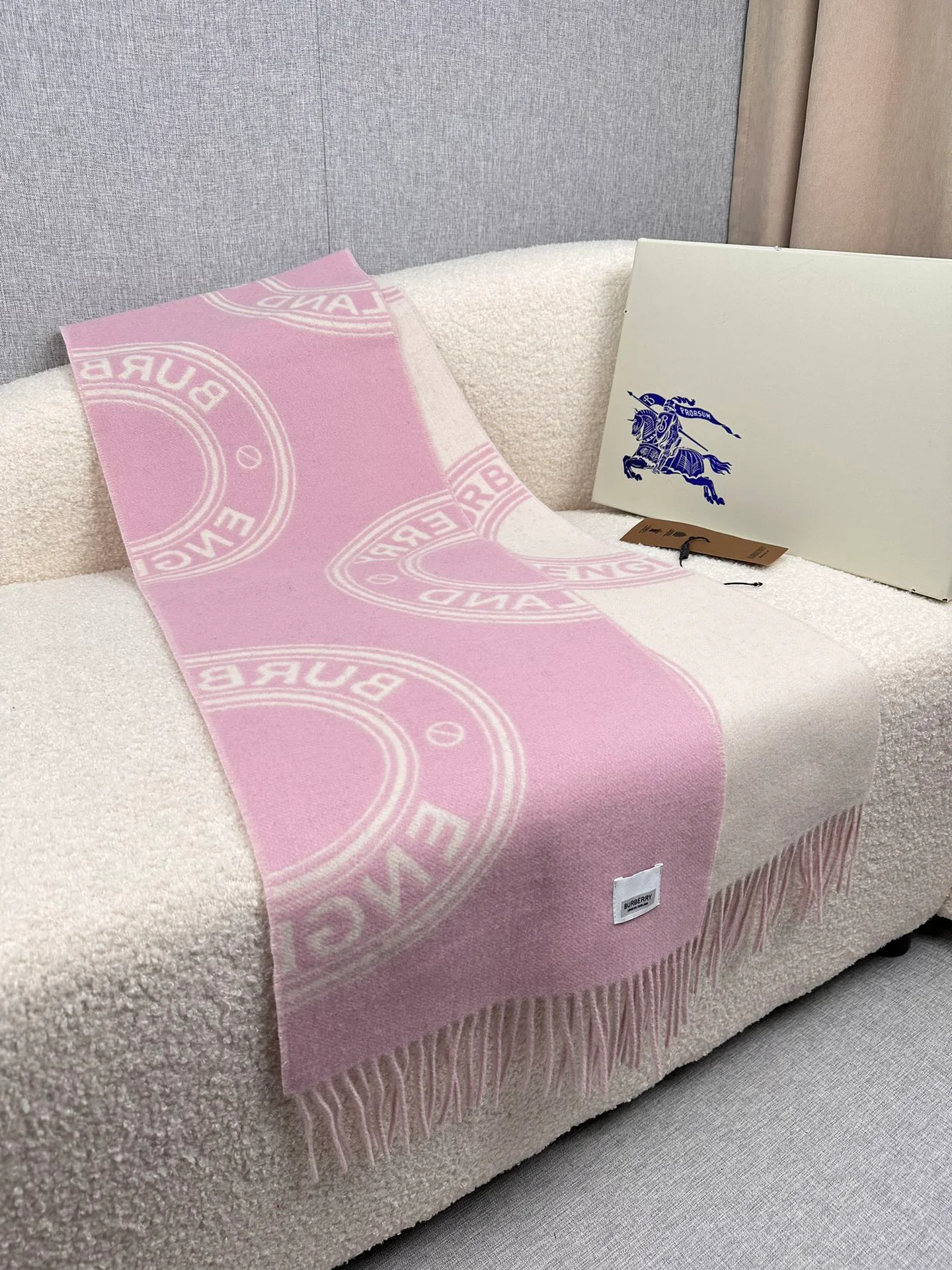 Шарфы Burberry 920470