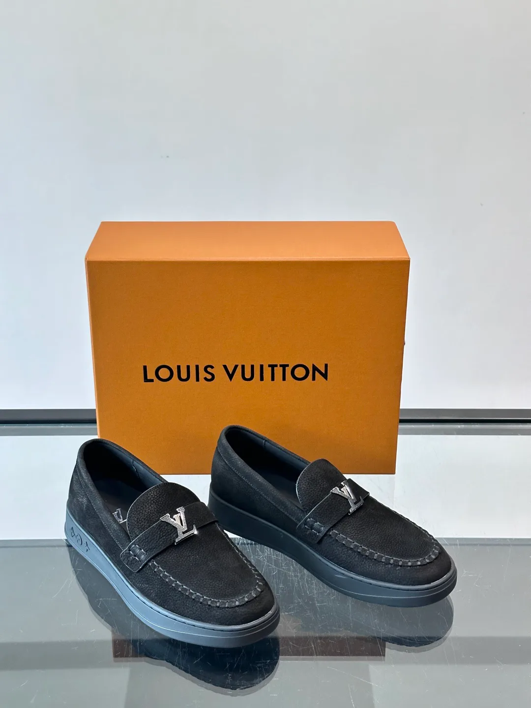 Лоферы И Туфли Мужские Louis Vuitton 17411068