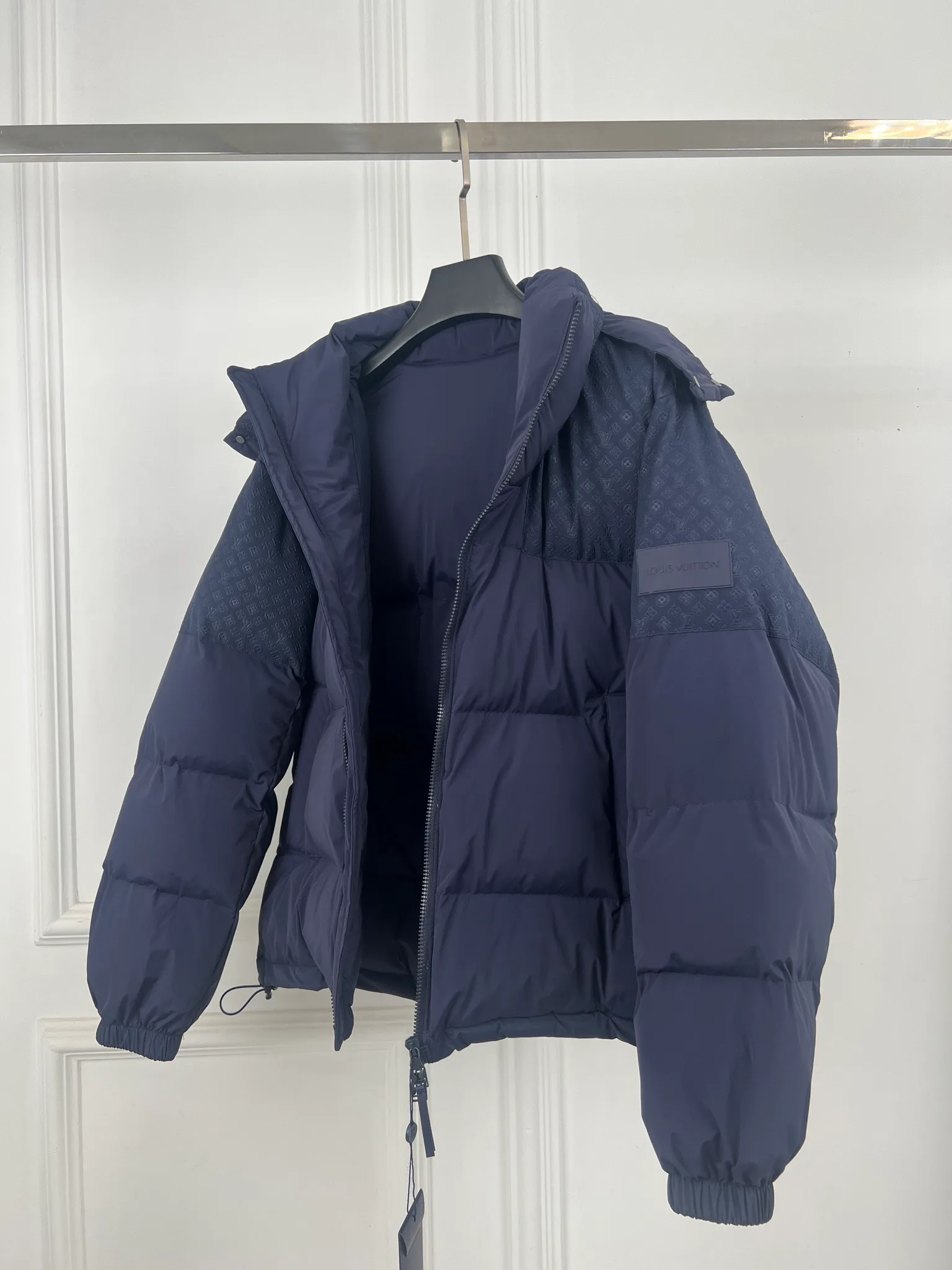 Куртки И Пуховики Женские Louis Vuitton 12842480