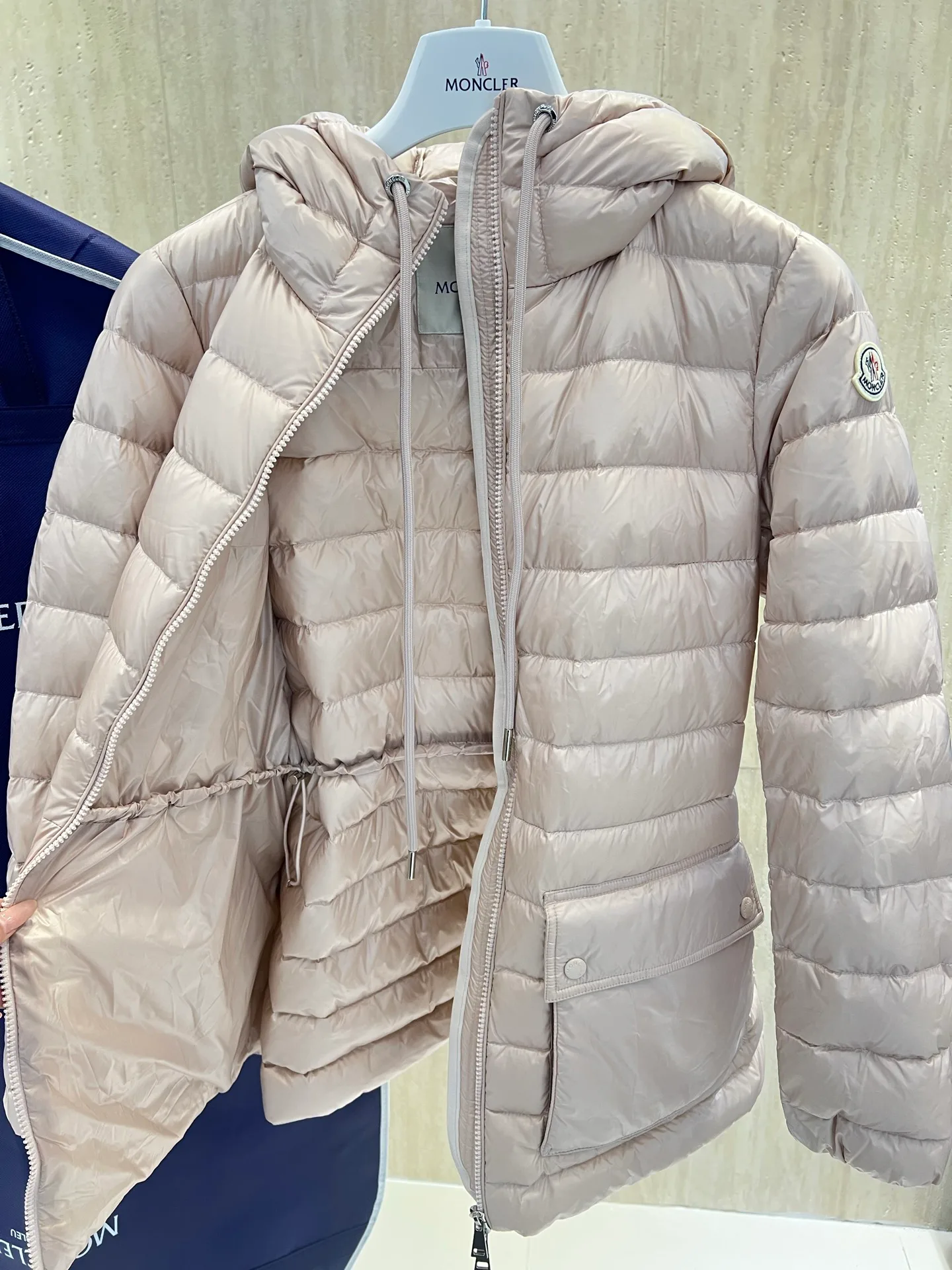 Куртки И Пуховики Женские Moncler 18723363