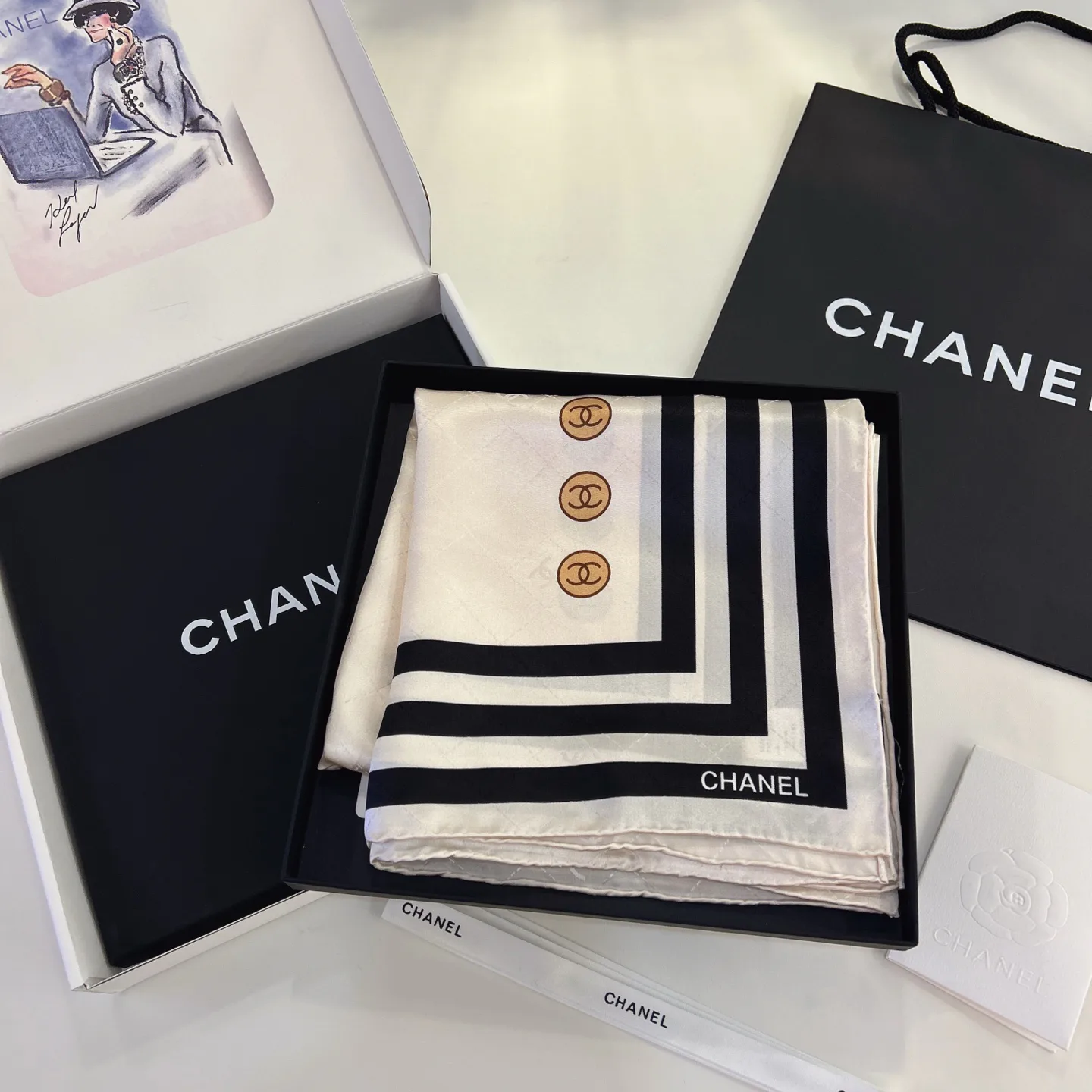 Платки Chanel 14327450