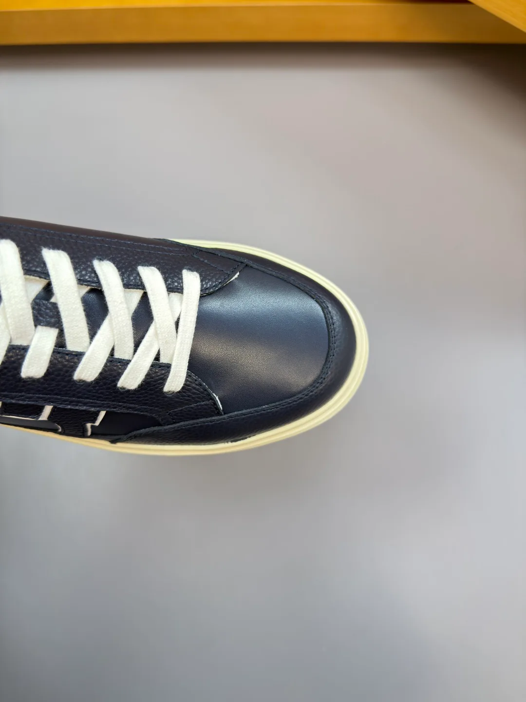 Кроссовки Женские Salvatore Ferragamo 11874844