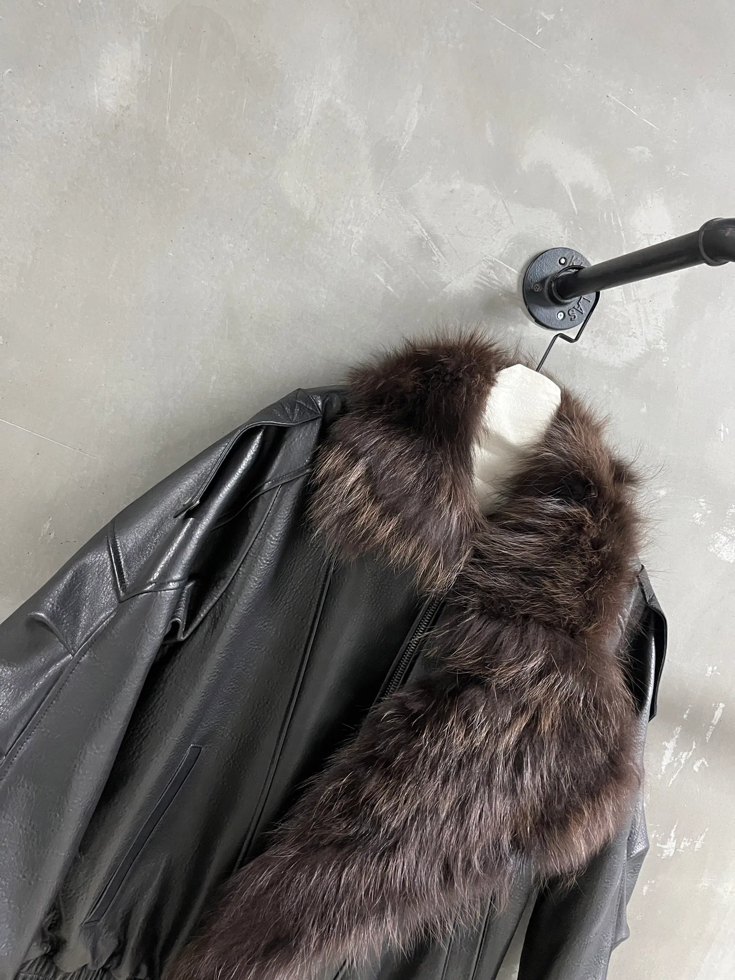 Кожаные Куртки И Дублёнки Женские Saint Laurent 18630174