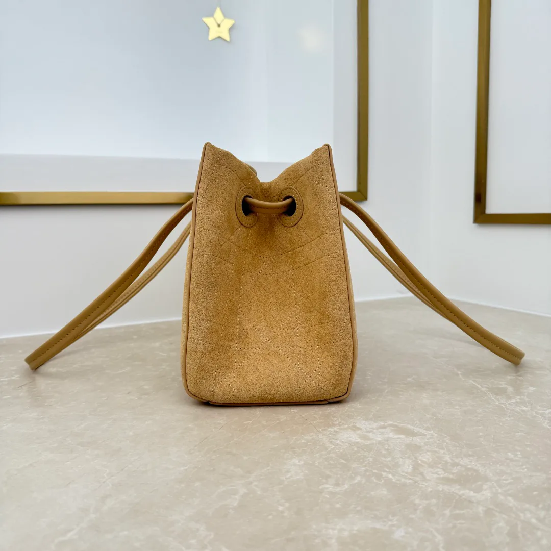 Классические Сумки Женские Christian Dior 18187815