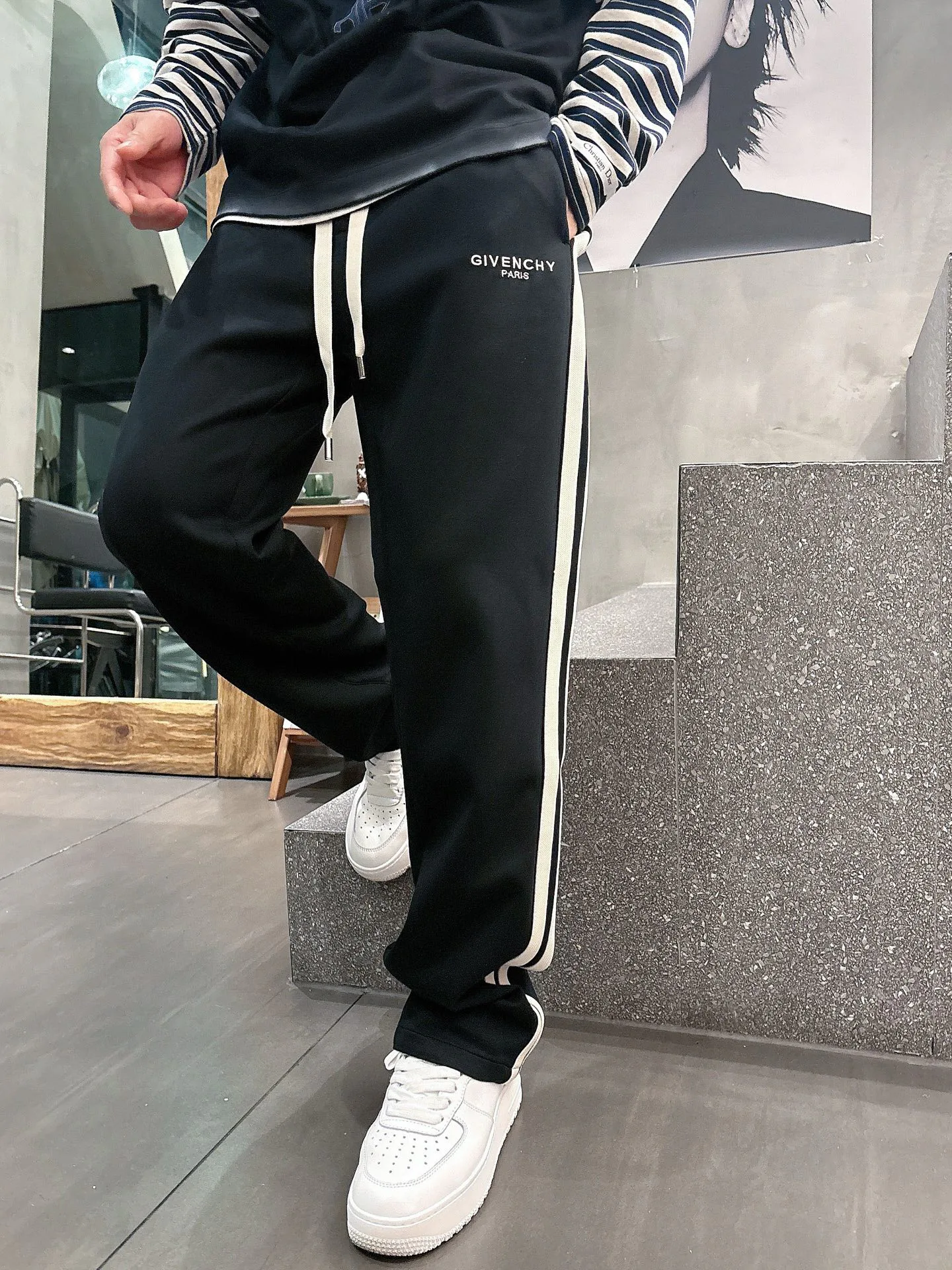 Брюки Женские Givenchy 10122737