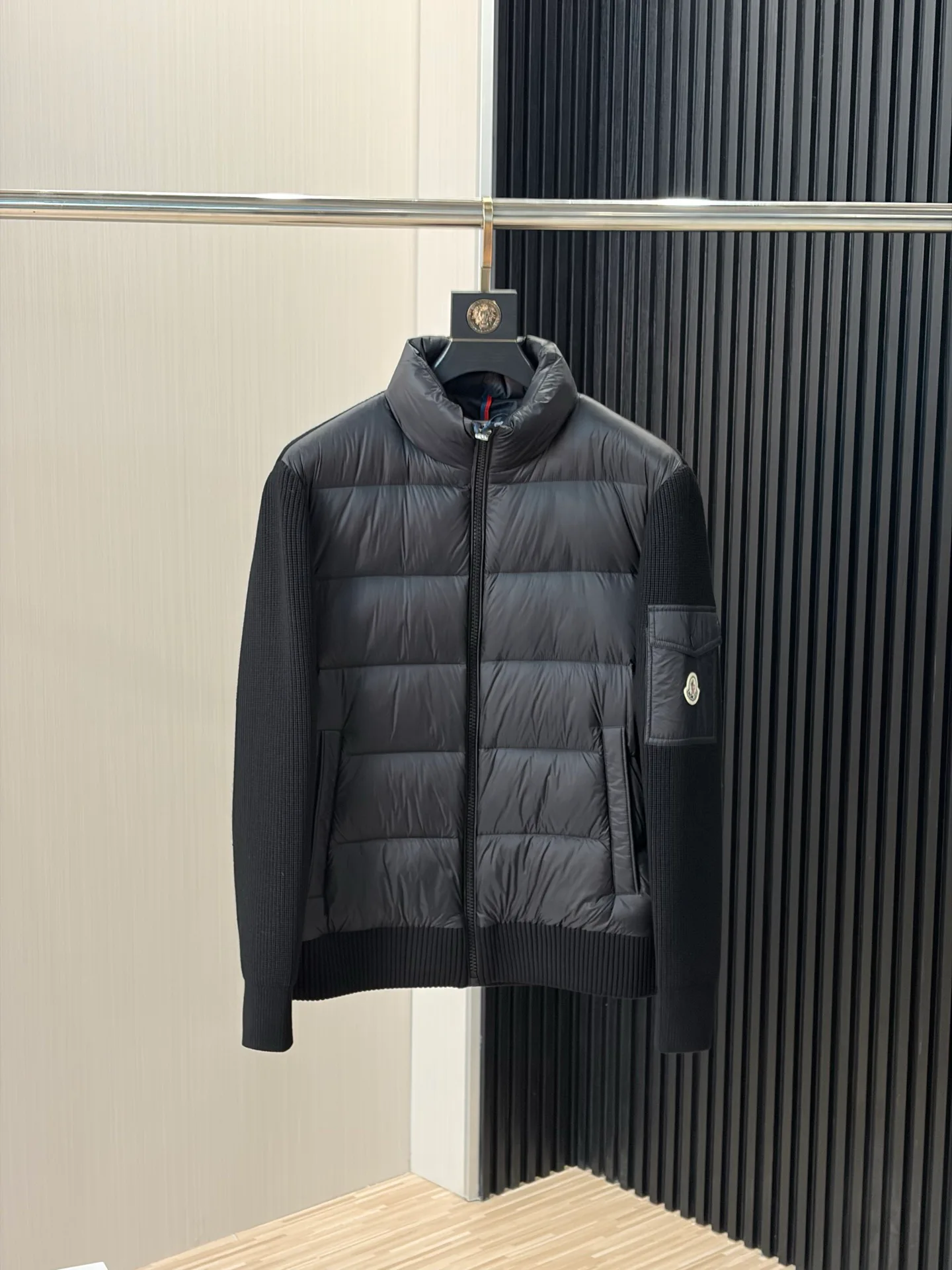 Куртки И Пуховики Женские Moncler 18391737