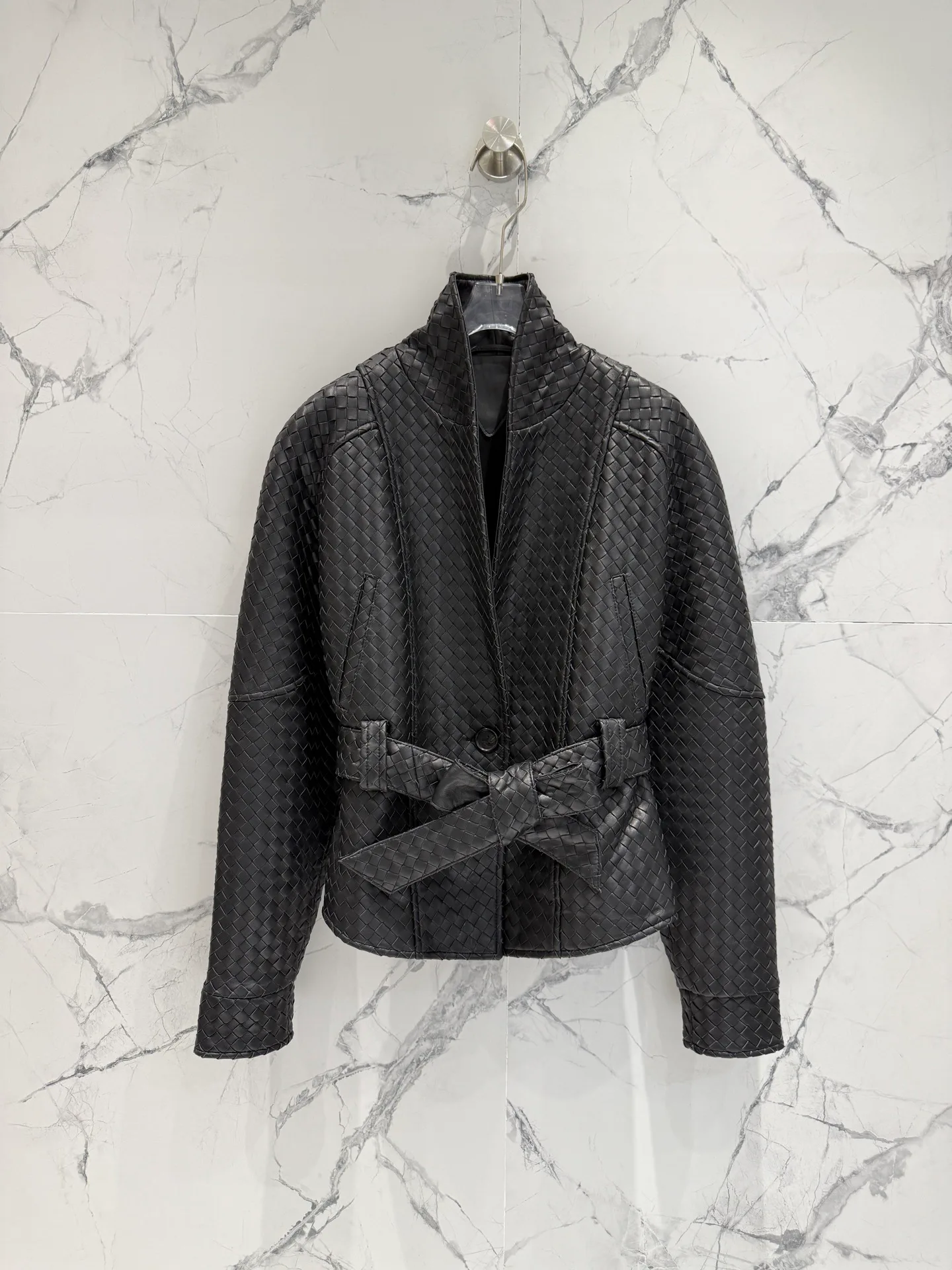 Кожаные Куртки И Дублёнки Женские Bottega Veneta 18083023