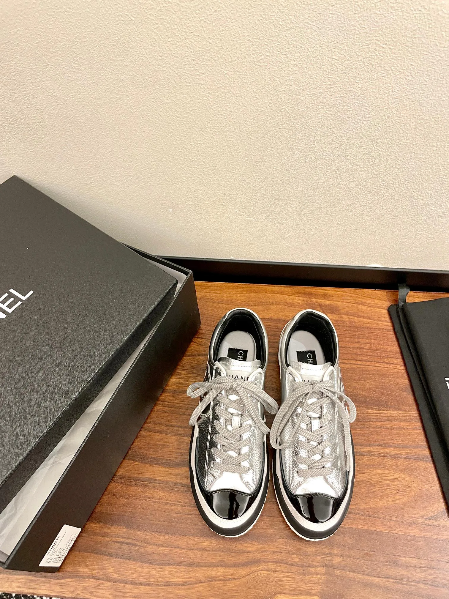 Кроссовки Женские Chanel 11628876