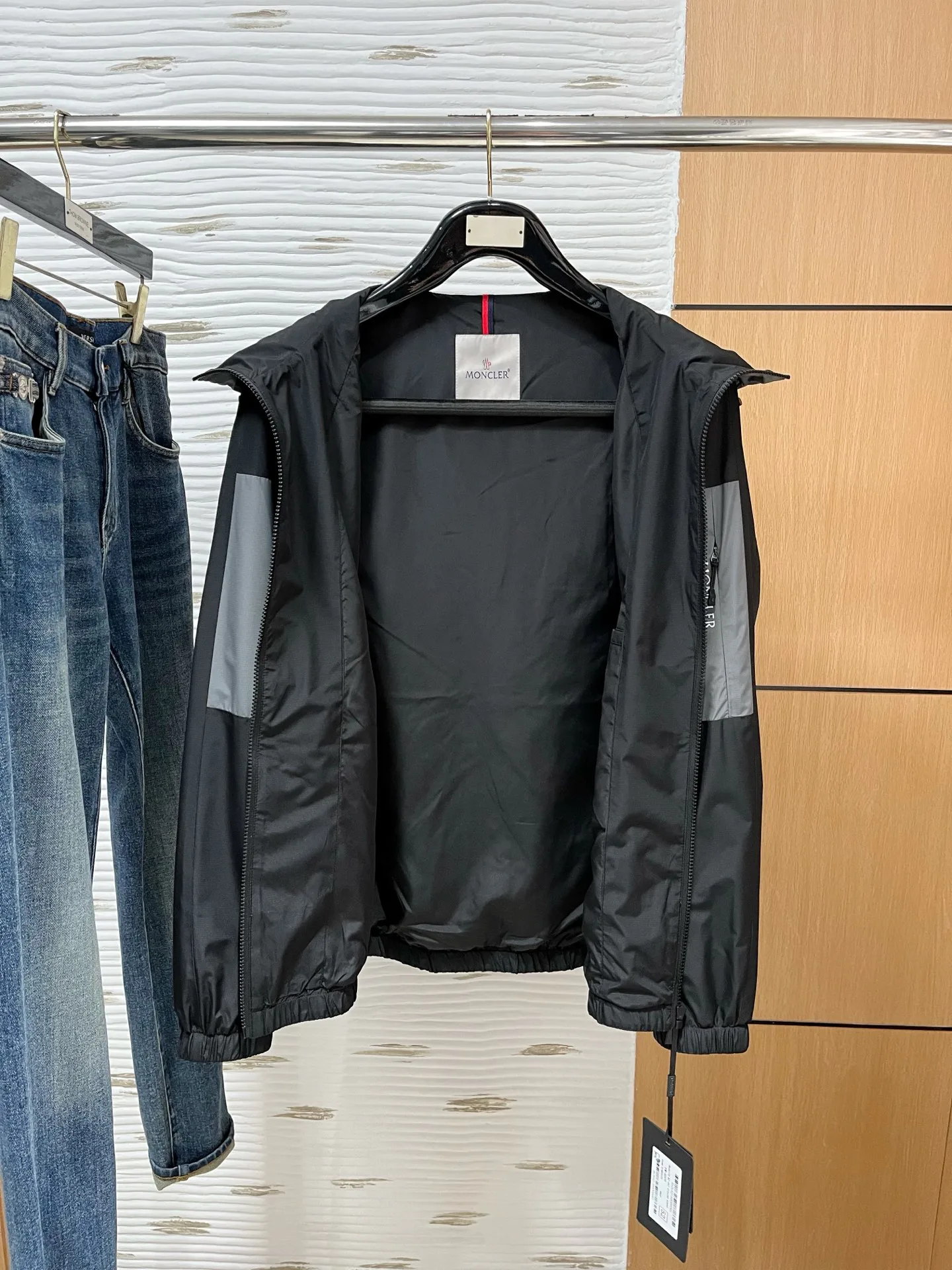 Куртки И Пуховики Мужские Moncler 27399